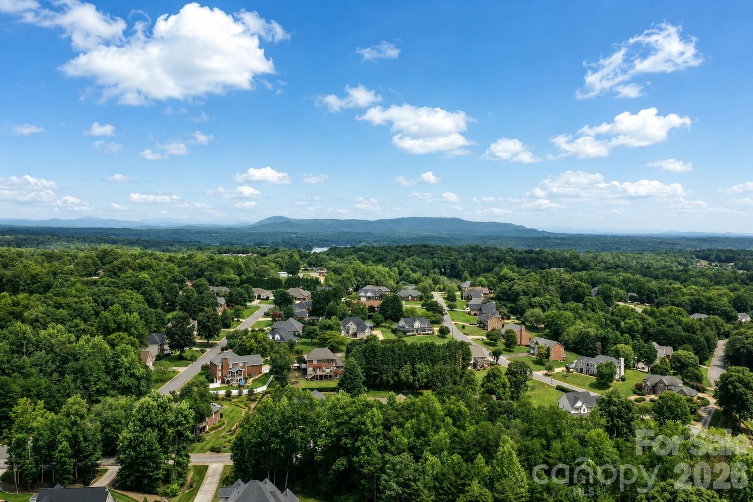 3711 Blendwood Lane NE — Hickory