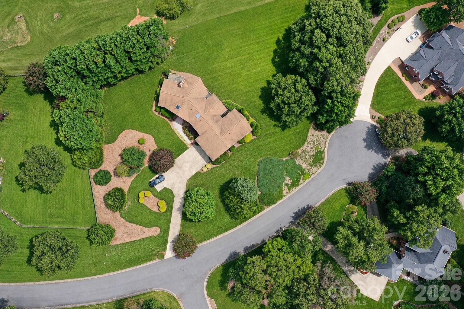 3711 Blendwood Lane NE — Hickory
