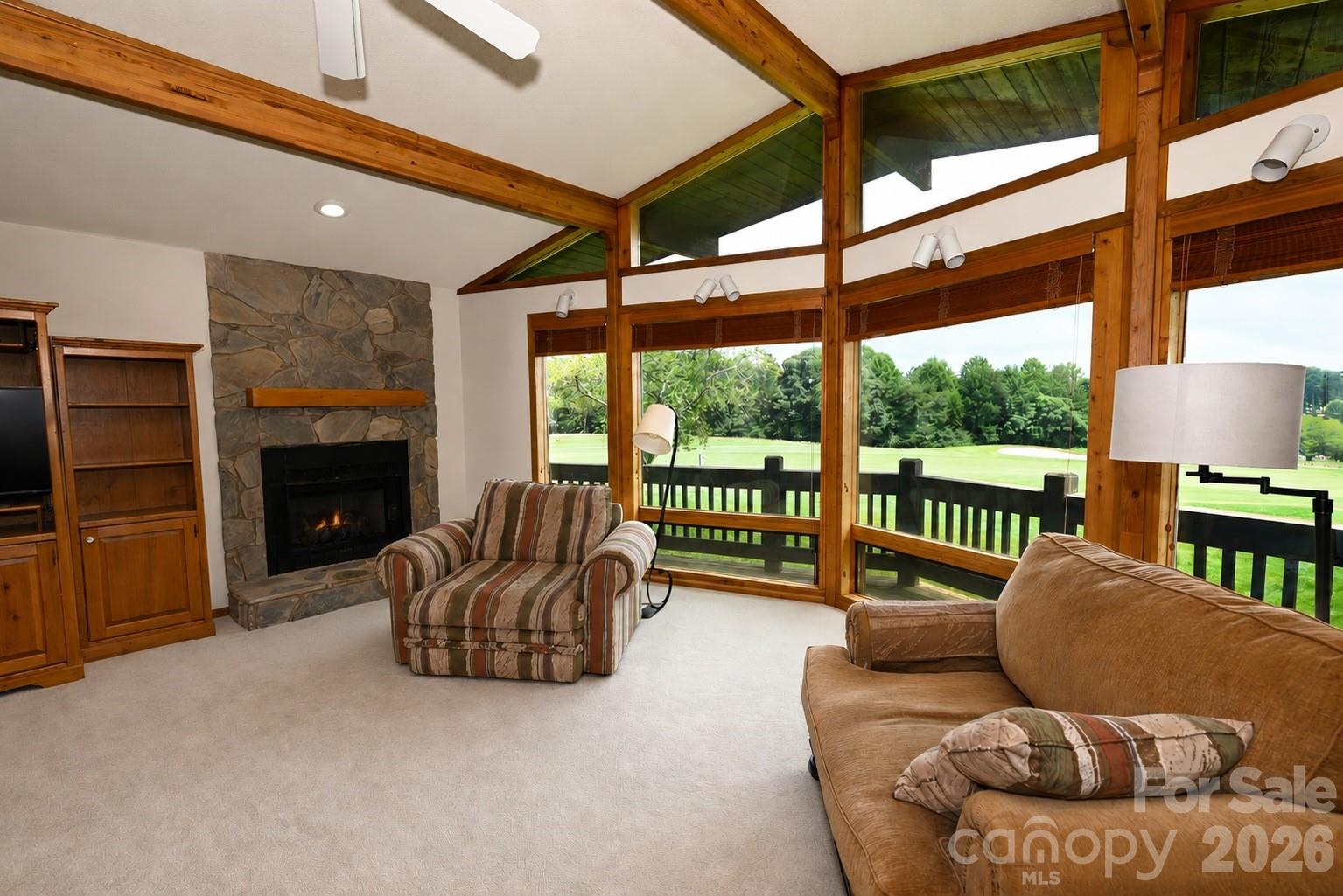 3711 Blendwood Lane NE — Hickory