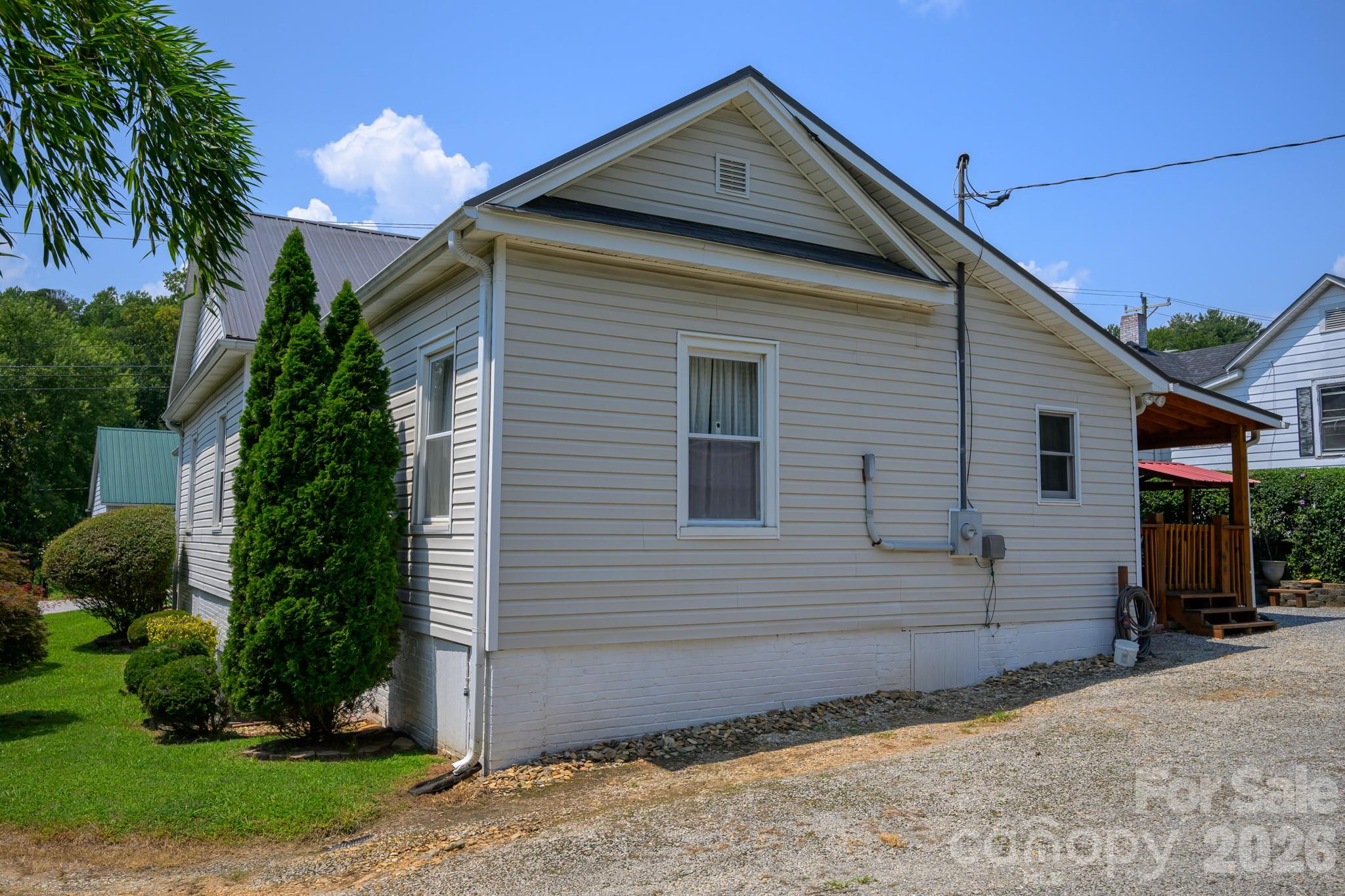 580 Baldwin Avenue — Marion