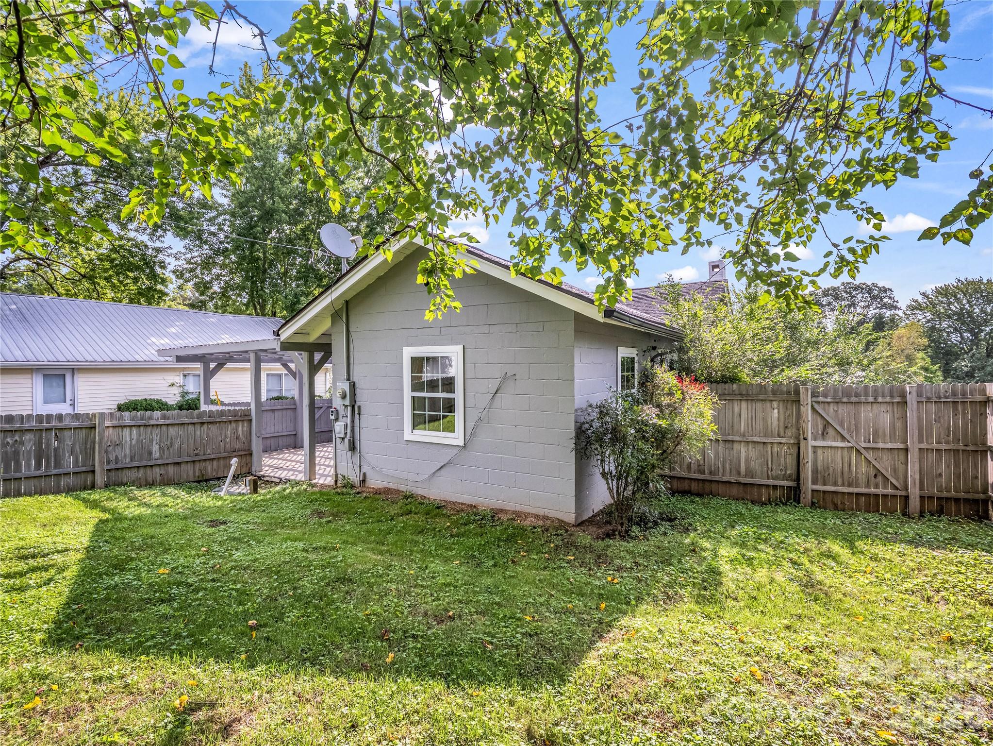116 Beverly Avenue — Hendersonville