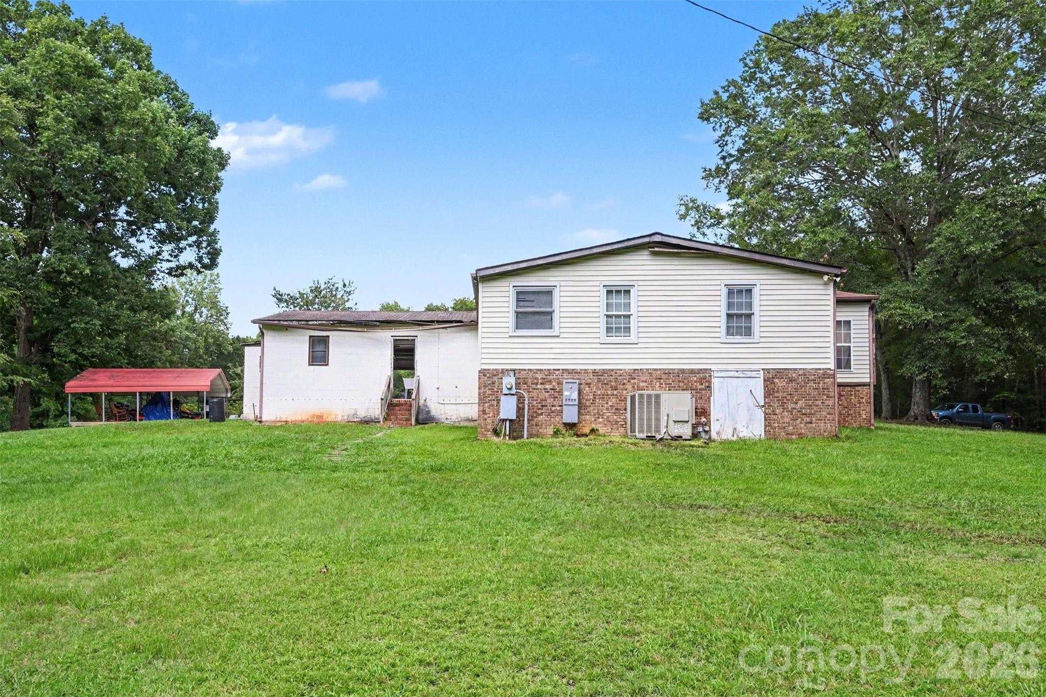 2223 Camp Creek Road — Lancaster