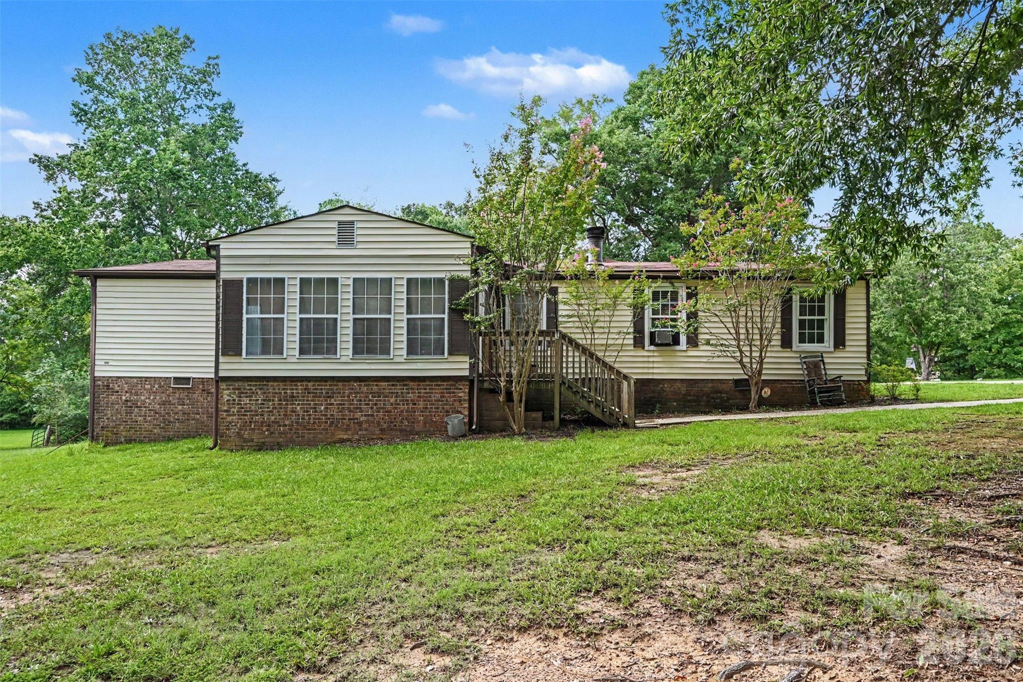 2223 Camp Creek Road — Lancaster