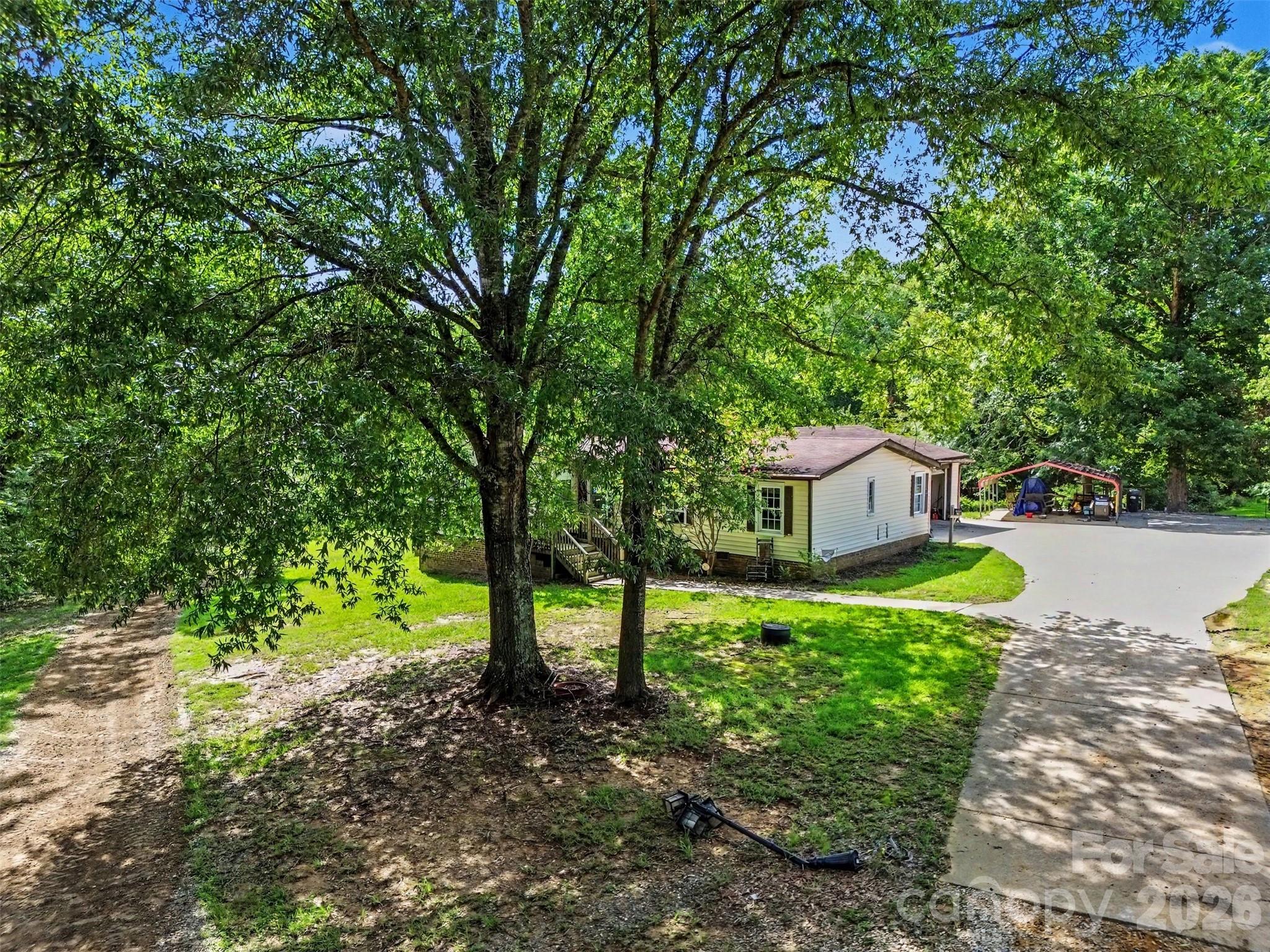 2223 Camp Creek Road — Lancaster
