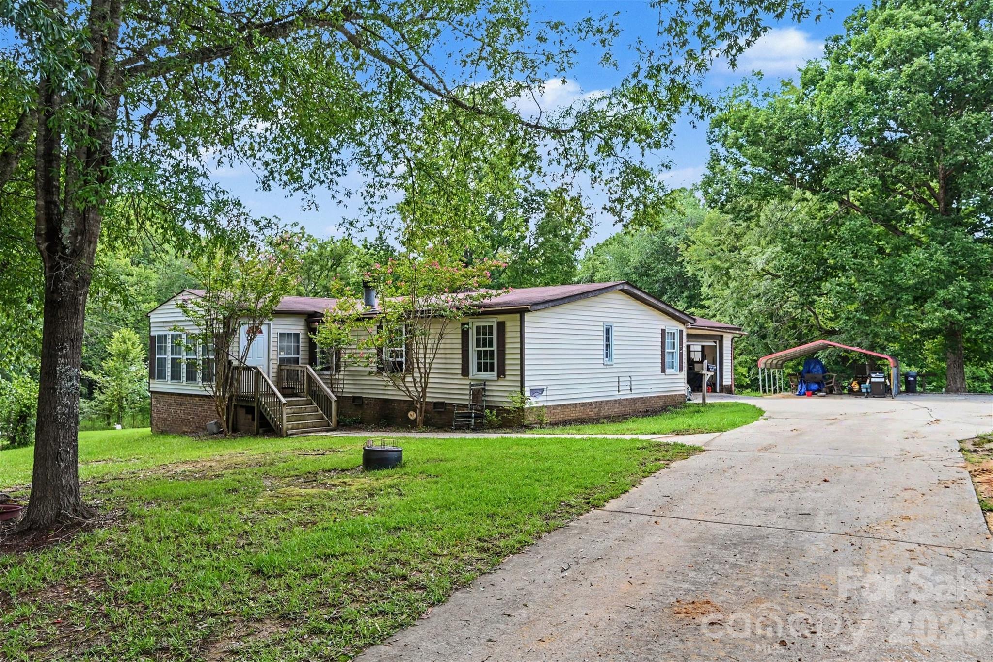 2223 Camp Creek Road — Lancaster