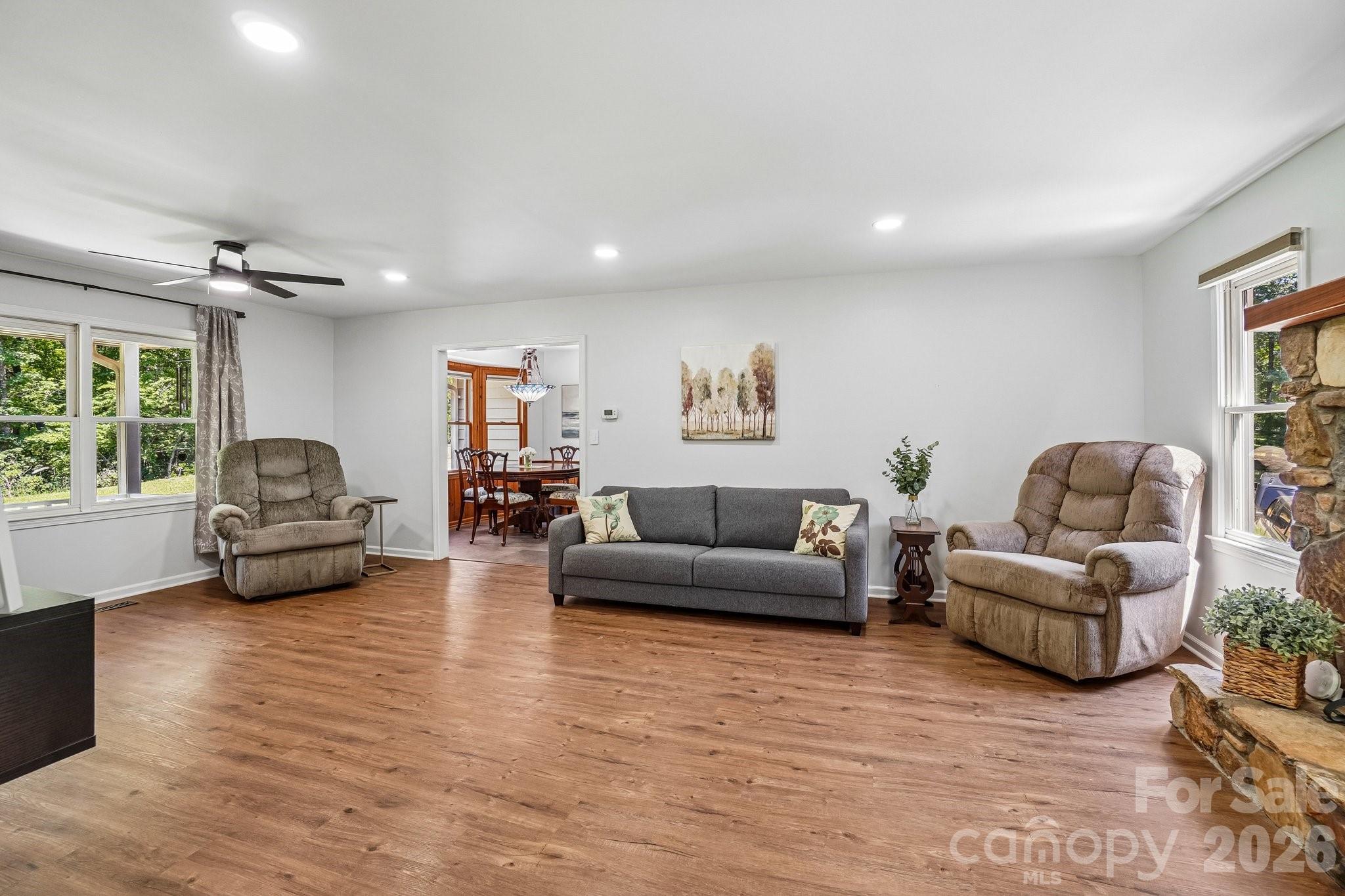 158 Mallard Drive — Columbus
