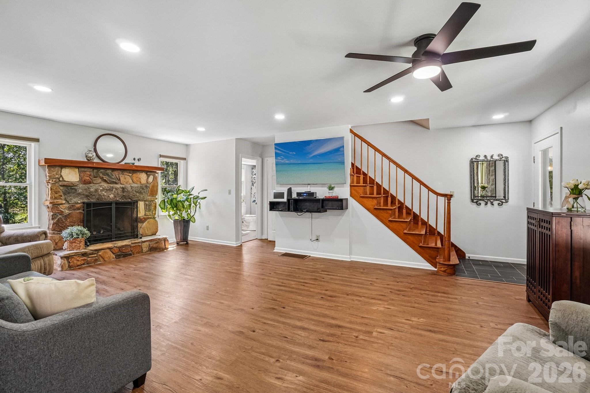158 Mallard Drive — Columbus