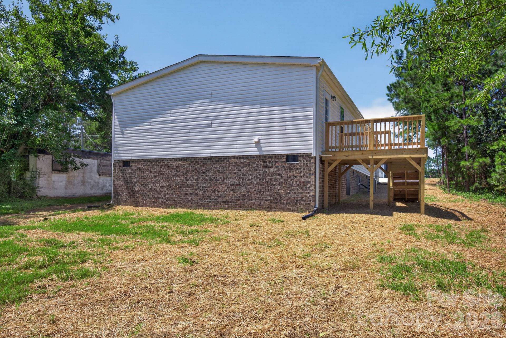 1303 Elrado Street — Burlington