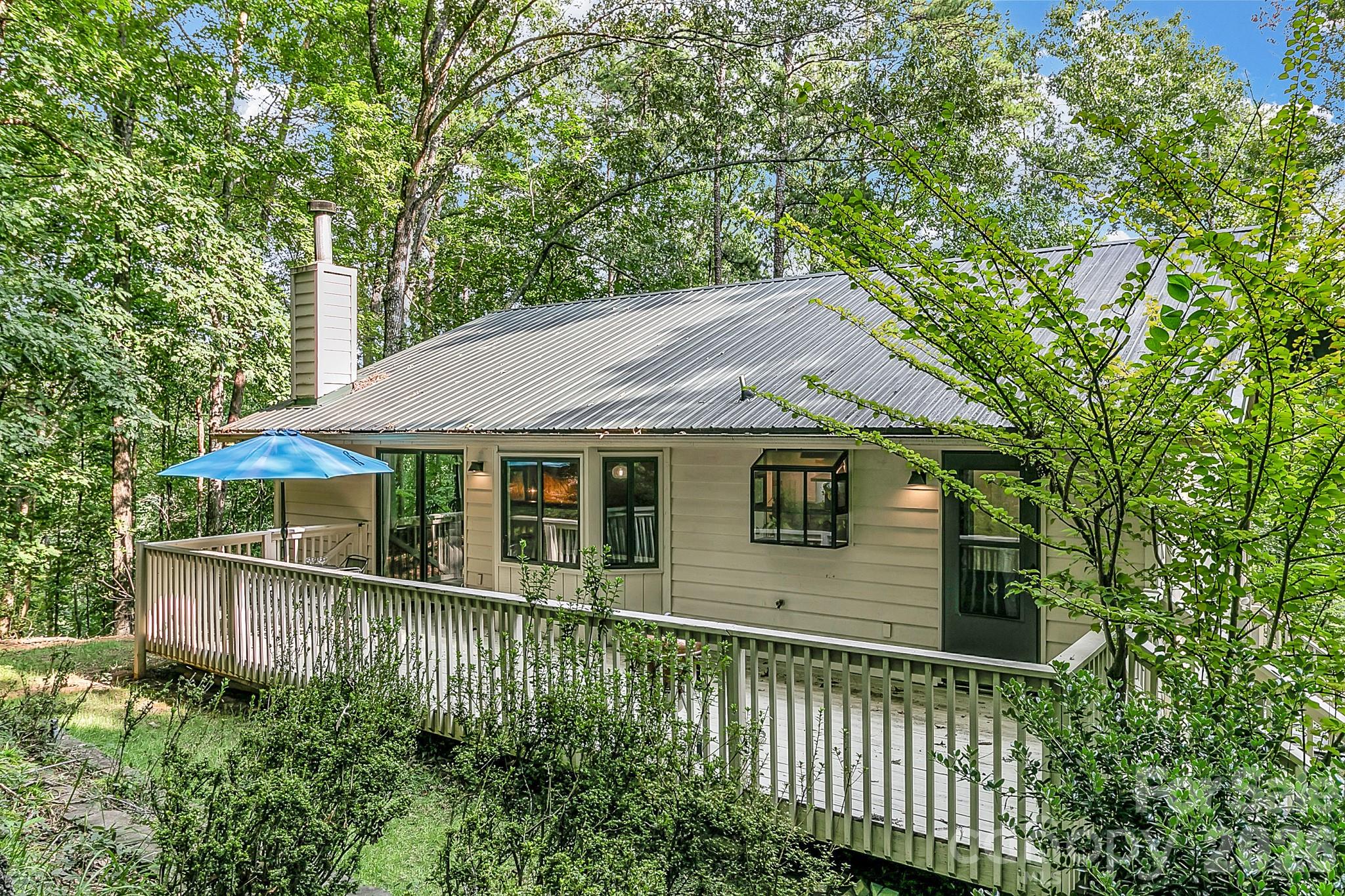 129 Melrose Court — Lake Lure