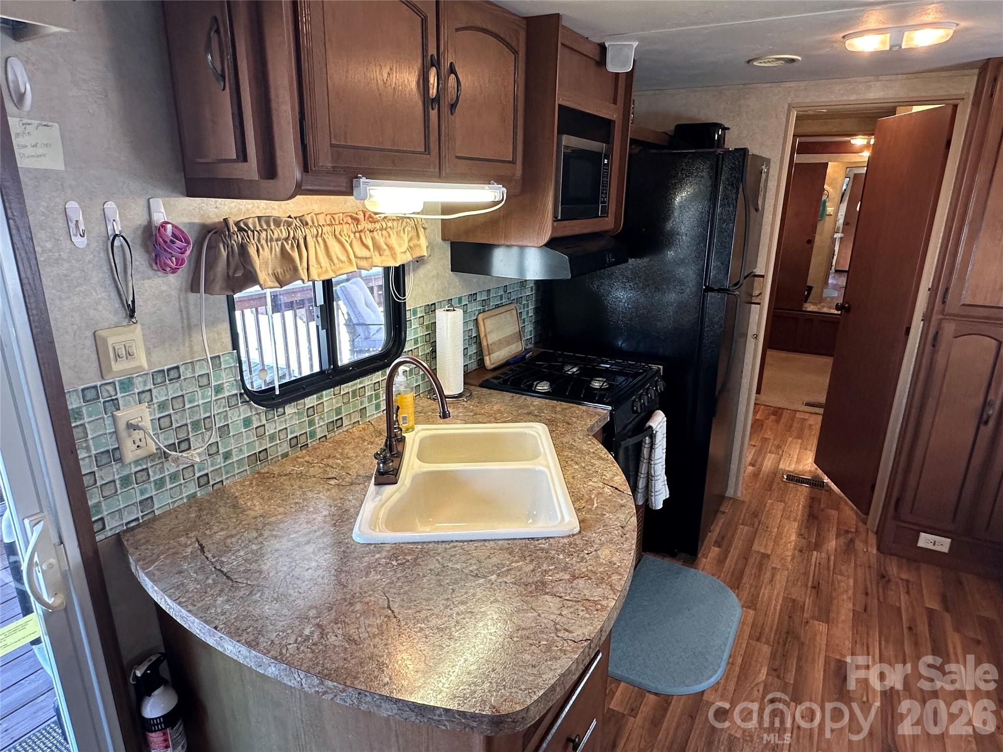 331 Mount View Lane — New London
