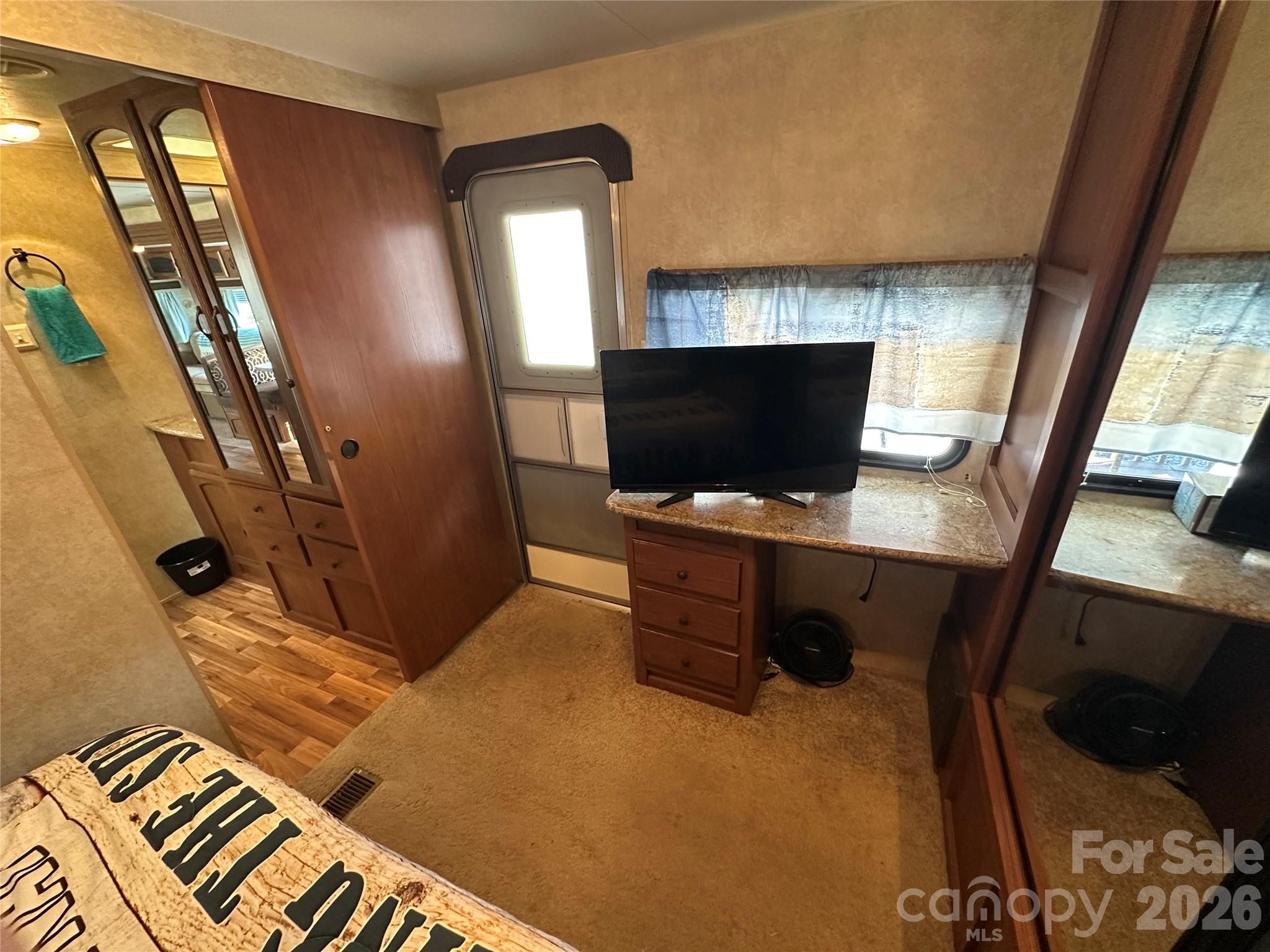 331 Mount View Lane — New London