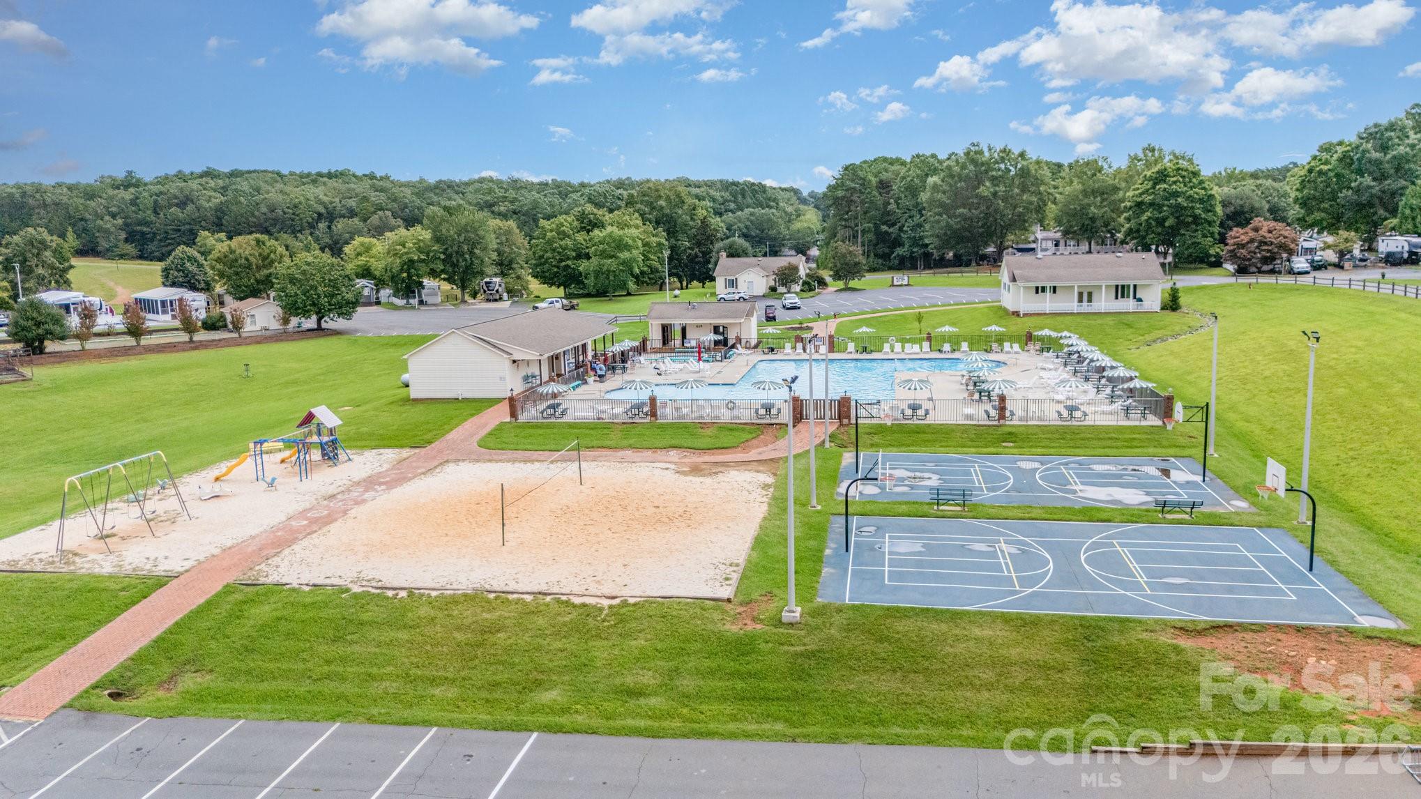 331 Mount View Lane — New London