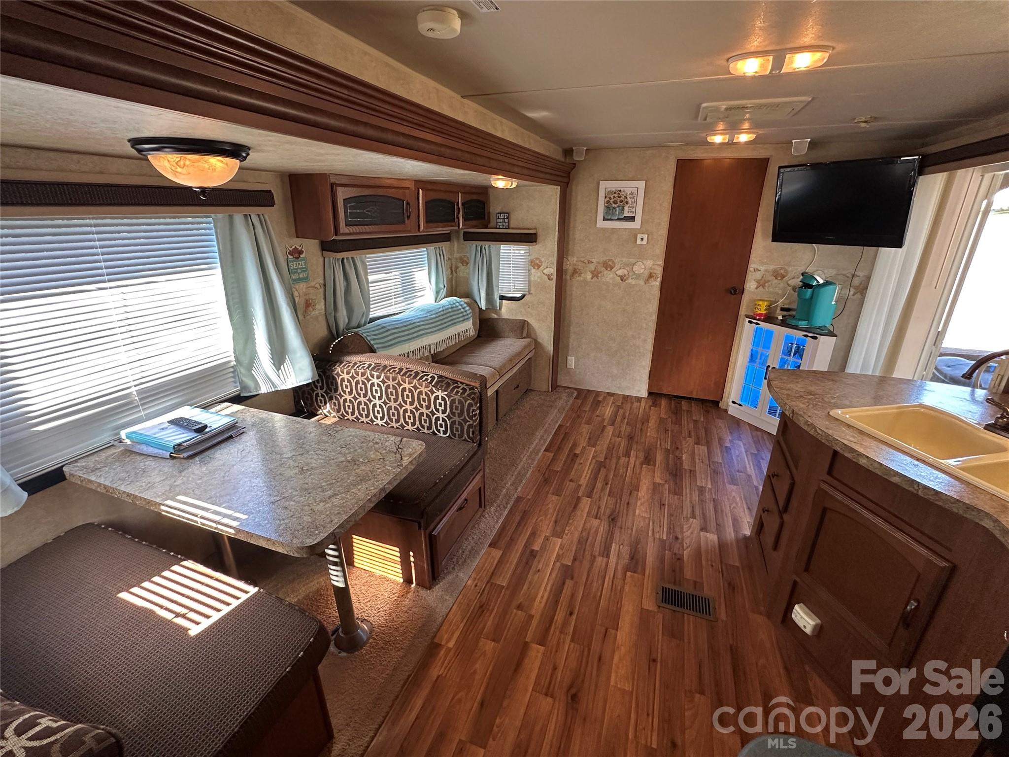 331 Mount View Lane — New London