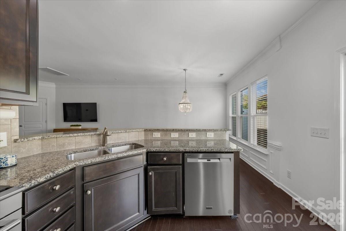 2419 Diplomat Lane — Charlotte