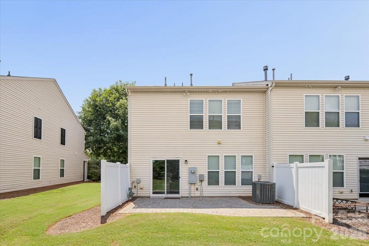 2419 Diplomat Lane — Charlotte