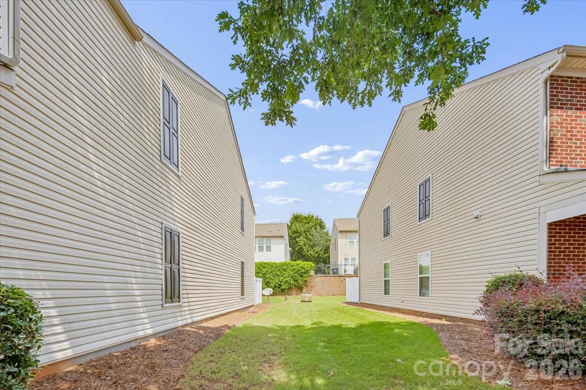 2419 Diplomat Lane — Charlotte
