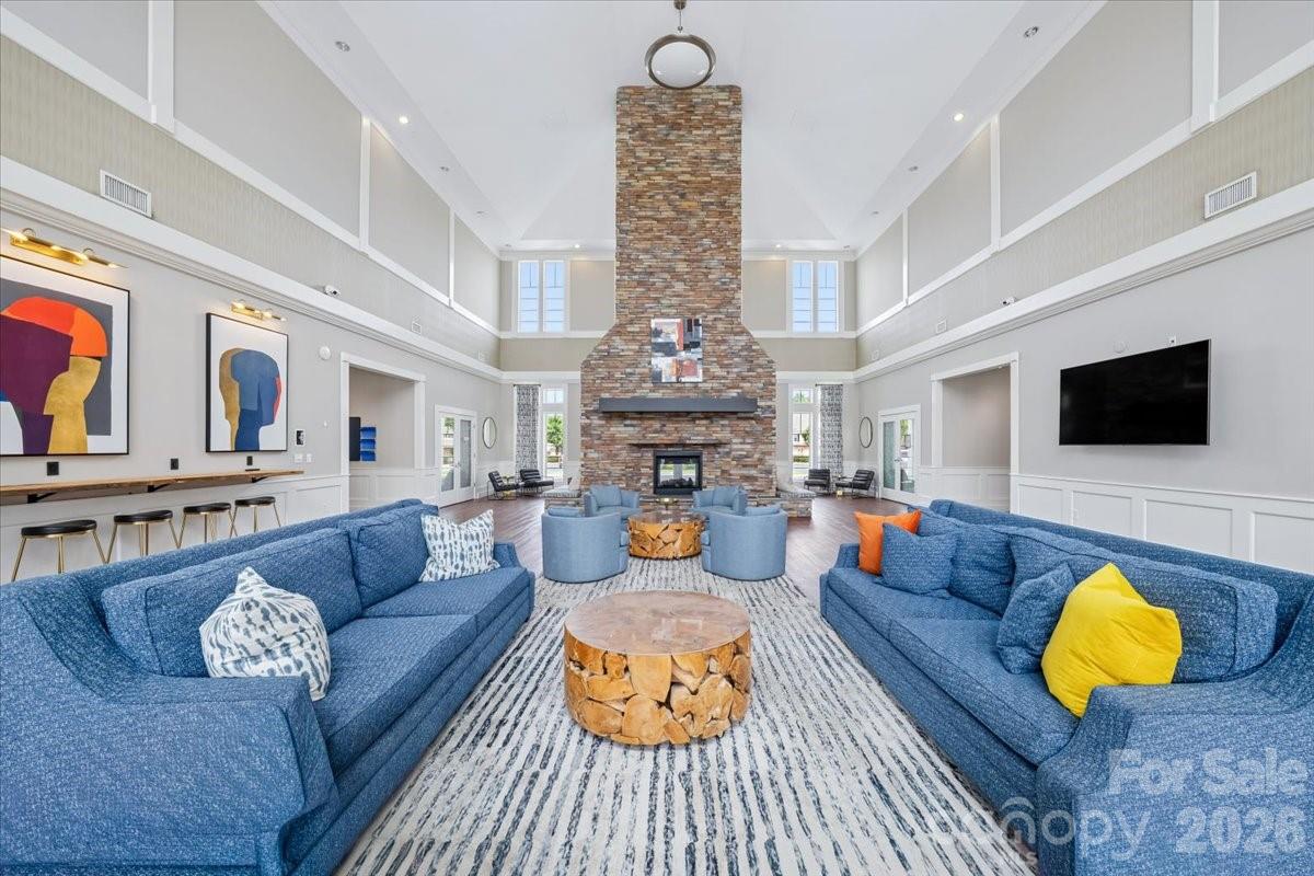 2419 Diplomat Lane — Charlotte