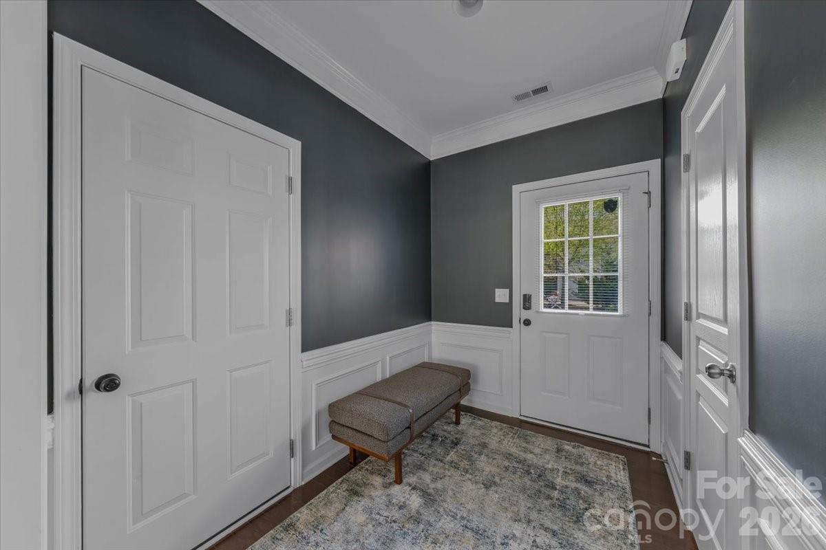 2419 Diplomat Lane — Charlotte