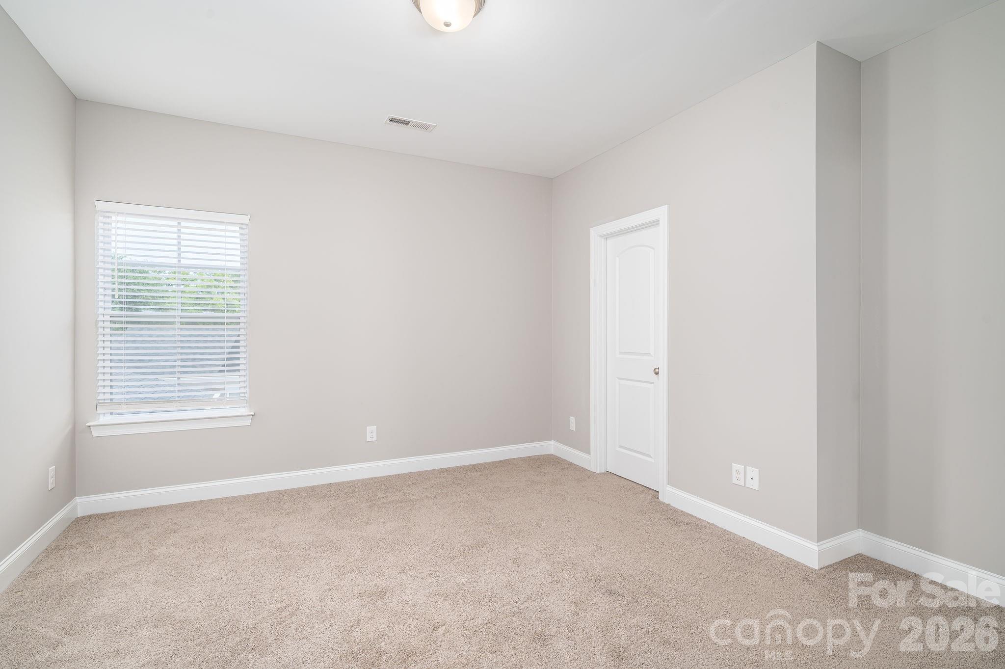 104 W Pine Street — Lincolnton