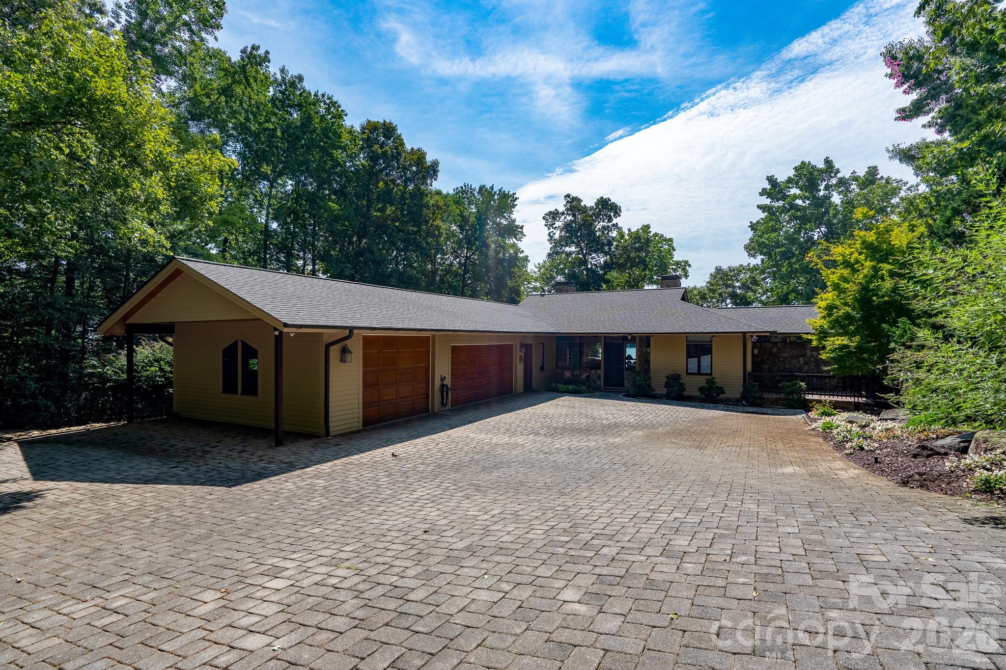 137 Windy Hill Cove — New London