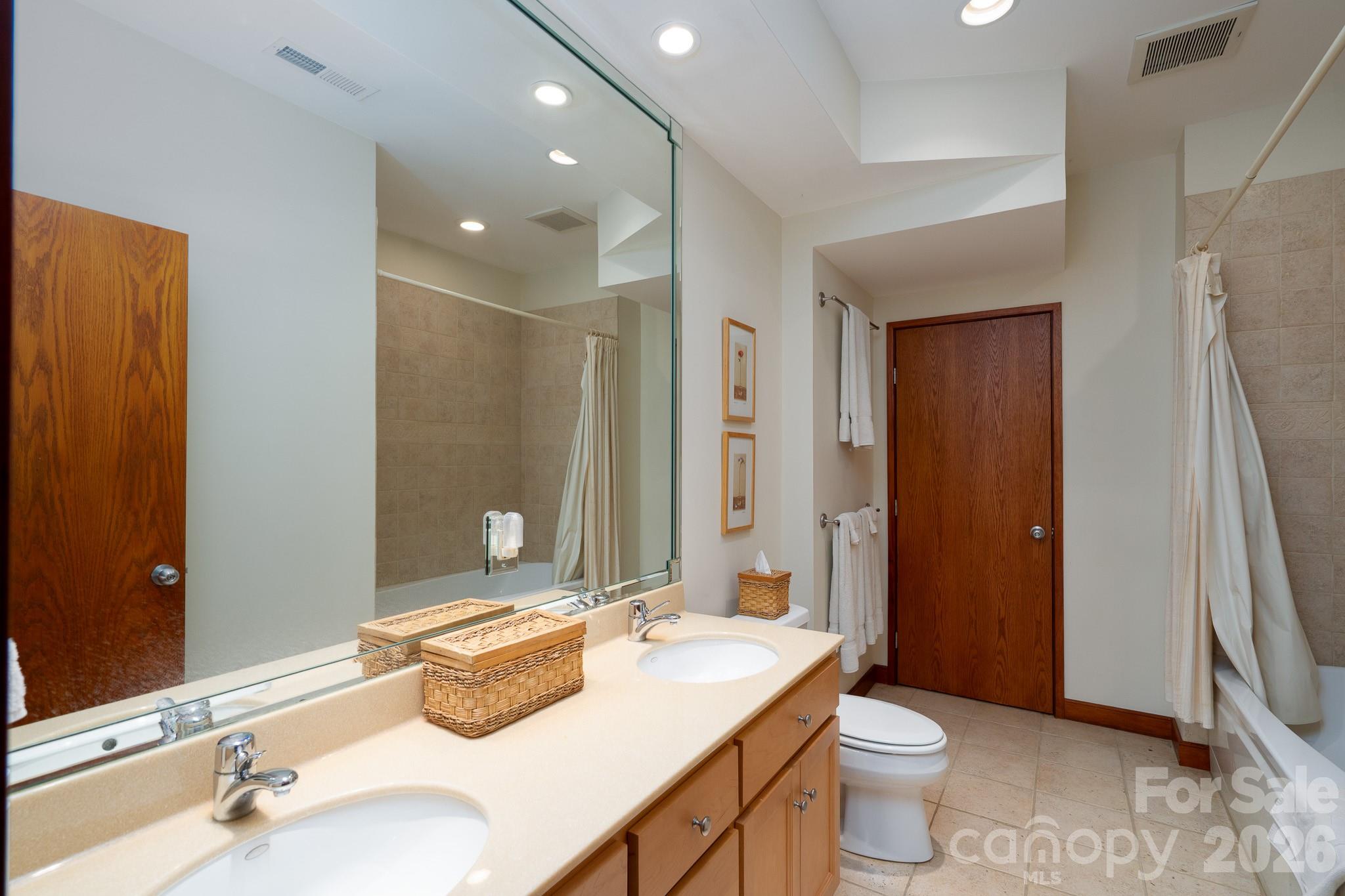 137 Windy Hill Cove — New London