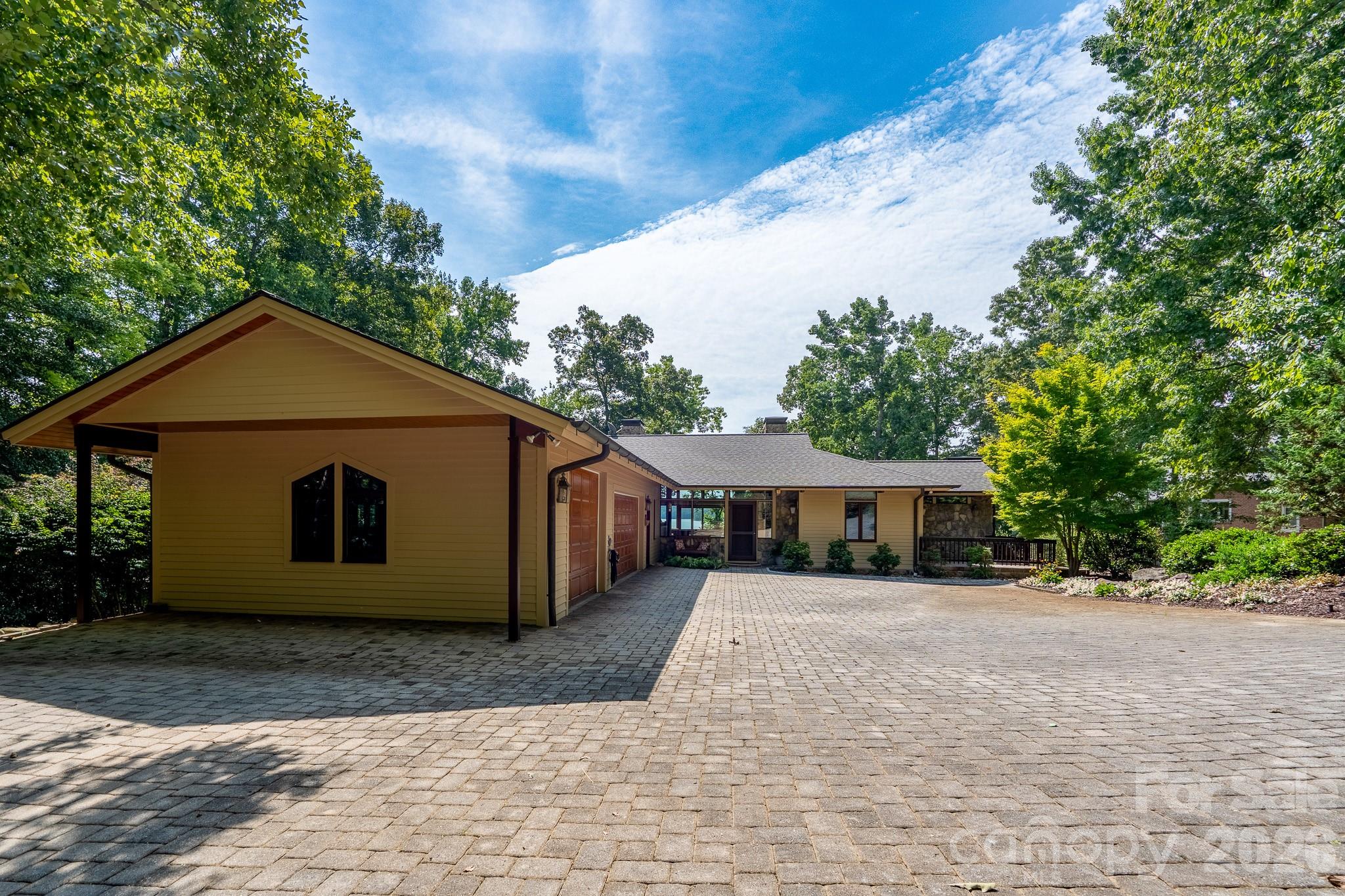 137 Windy Hill Cove — New London