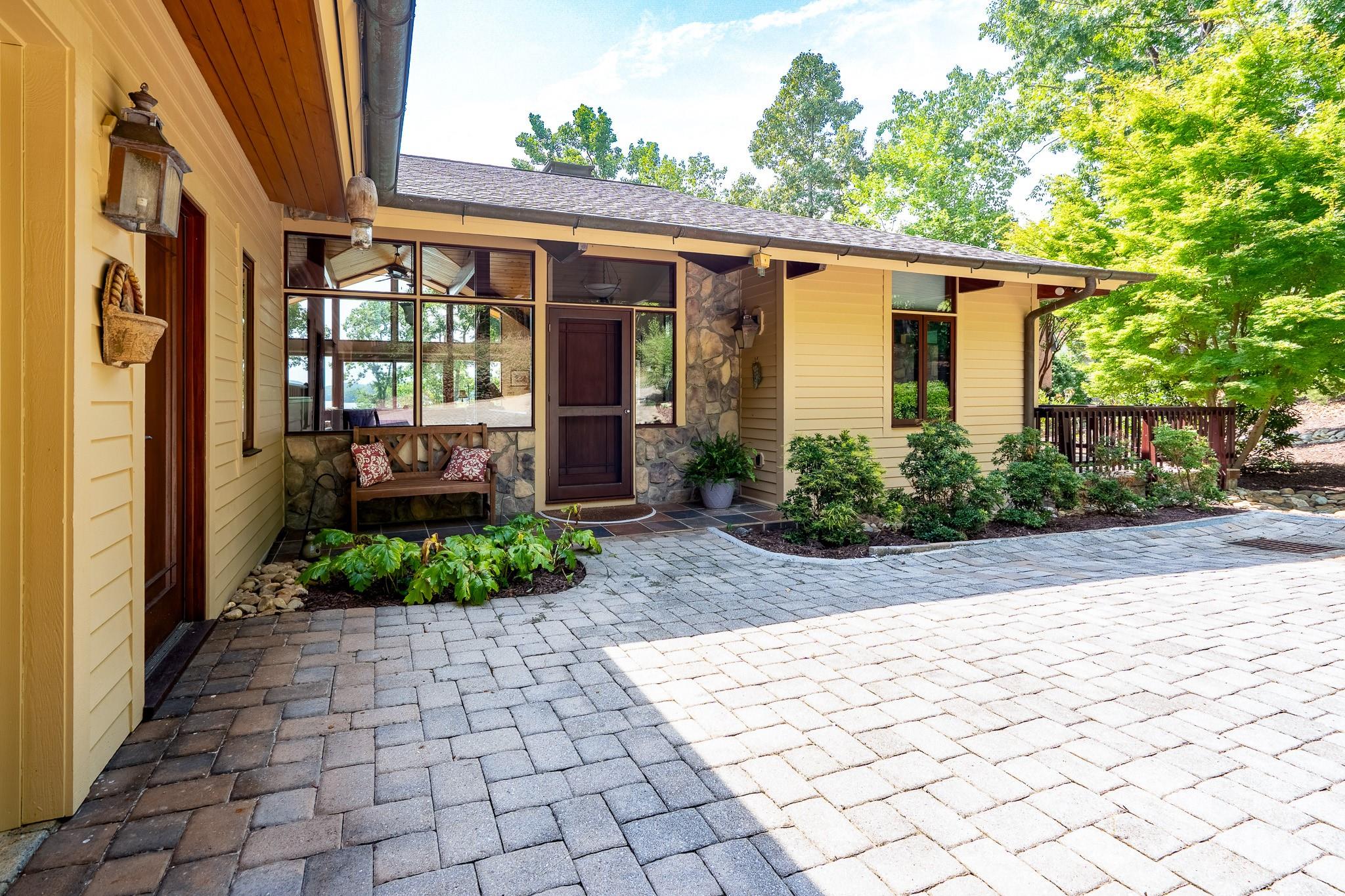 137 Windy Hill Cove — New London
