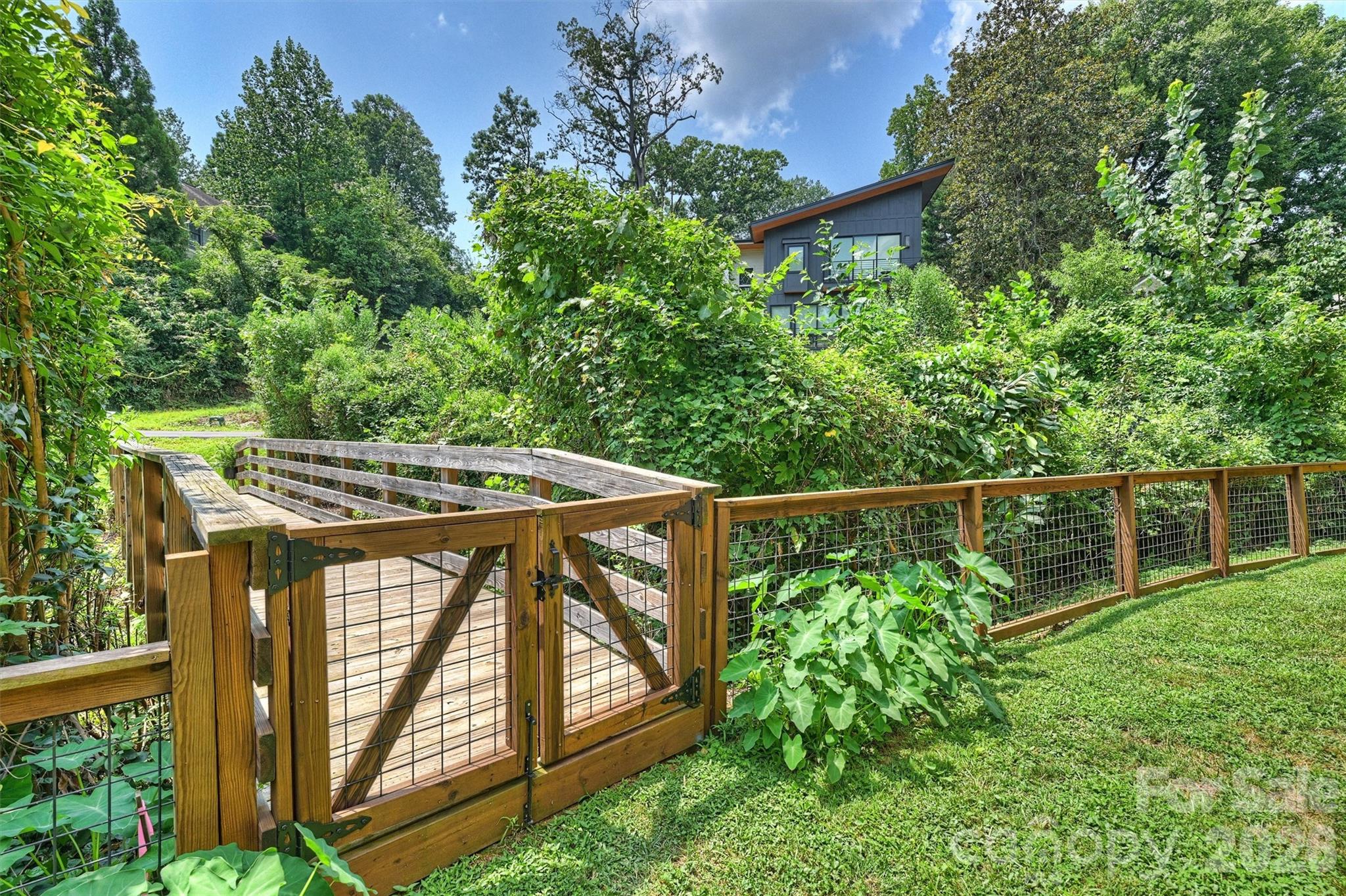 1611 Tippah Park Court — Charlotte