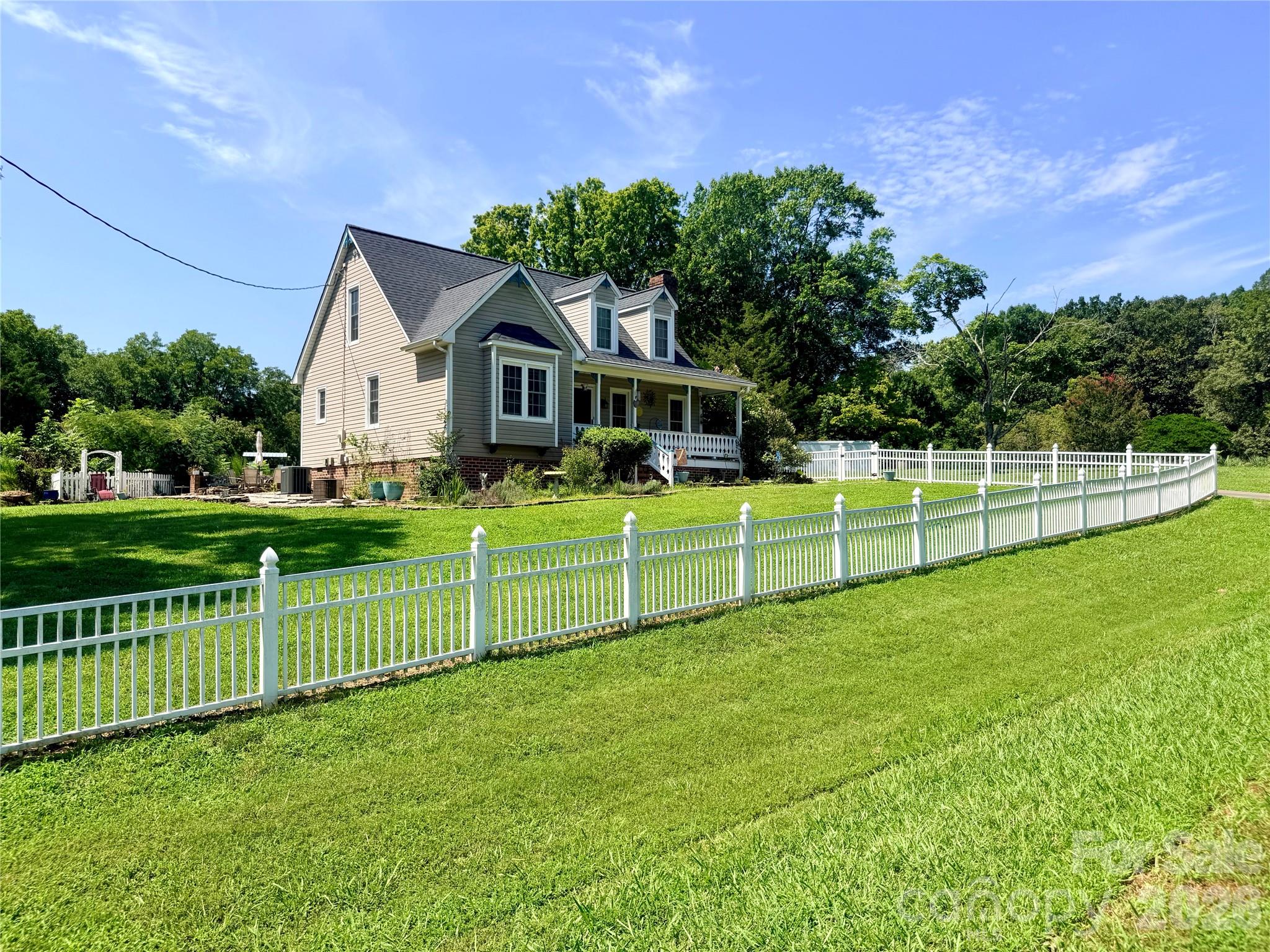 1070 W River Run — Asheboro