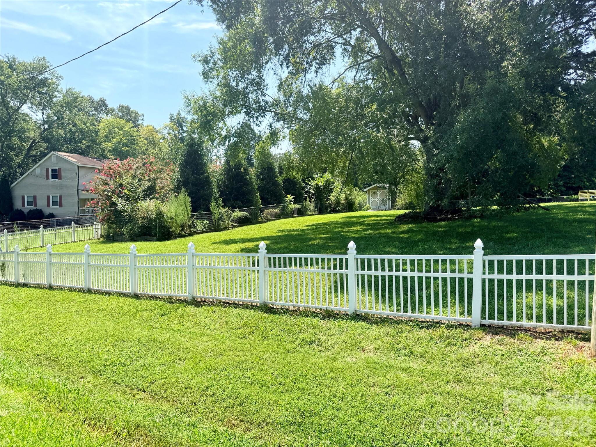 1070 W River Run — Asheboro