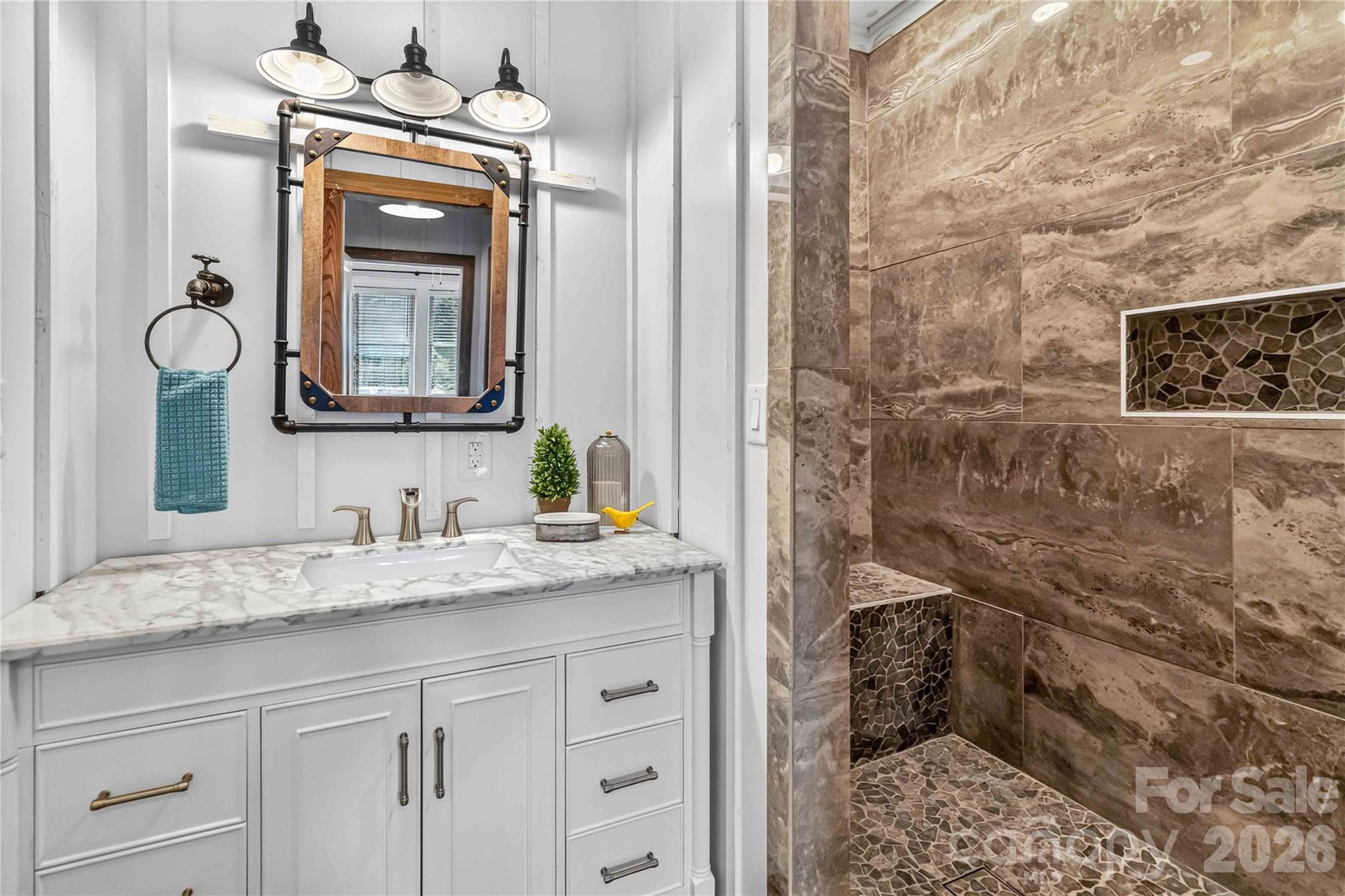 112 Pressley Street — Clover
