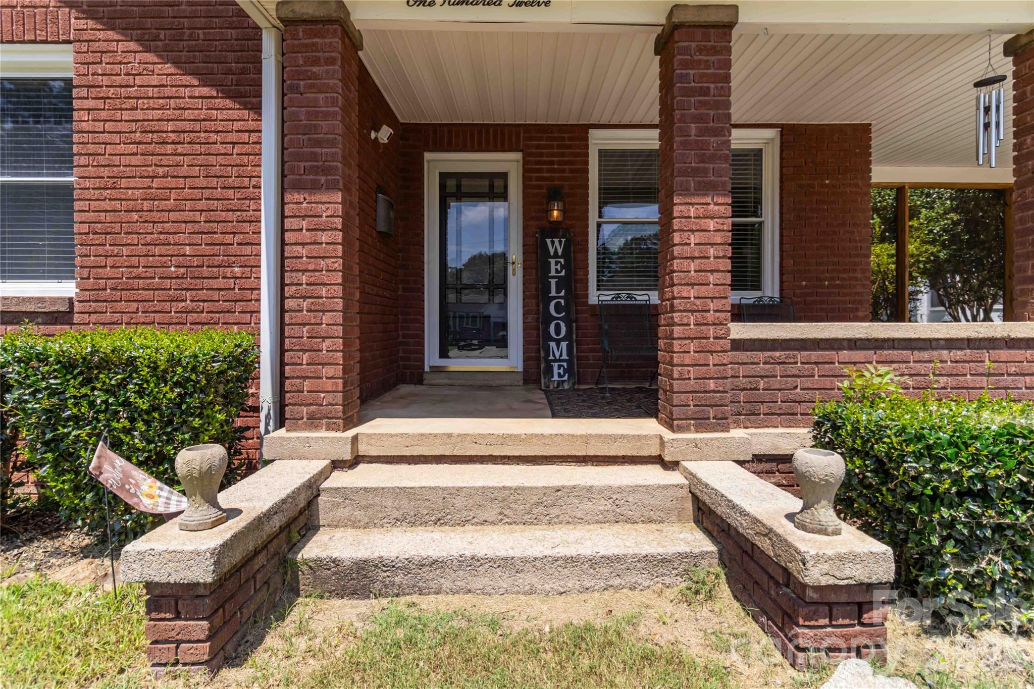 112 Pressley Street — Clover