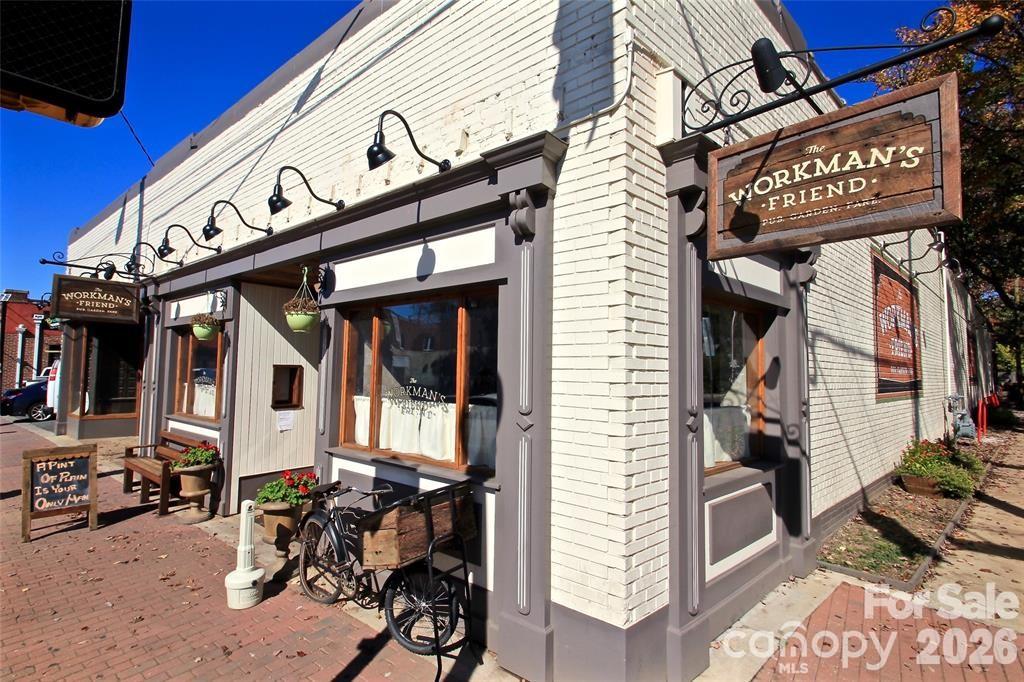 3020 Cobbs Hill Road — Charlotte