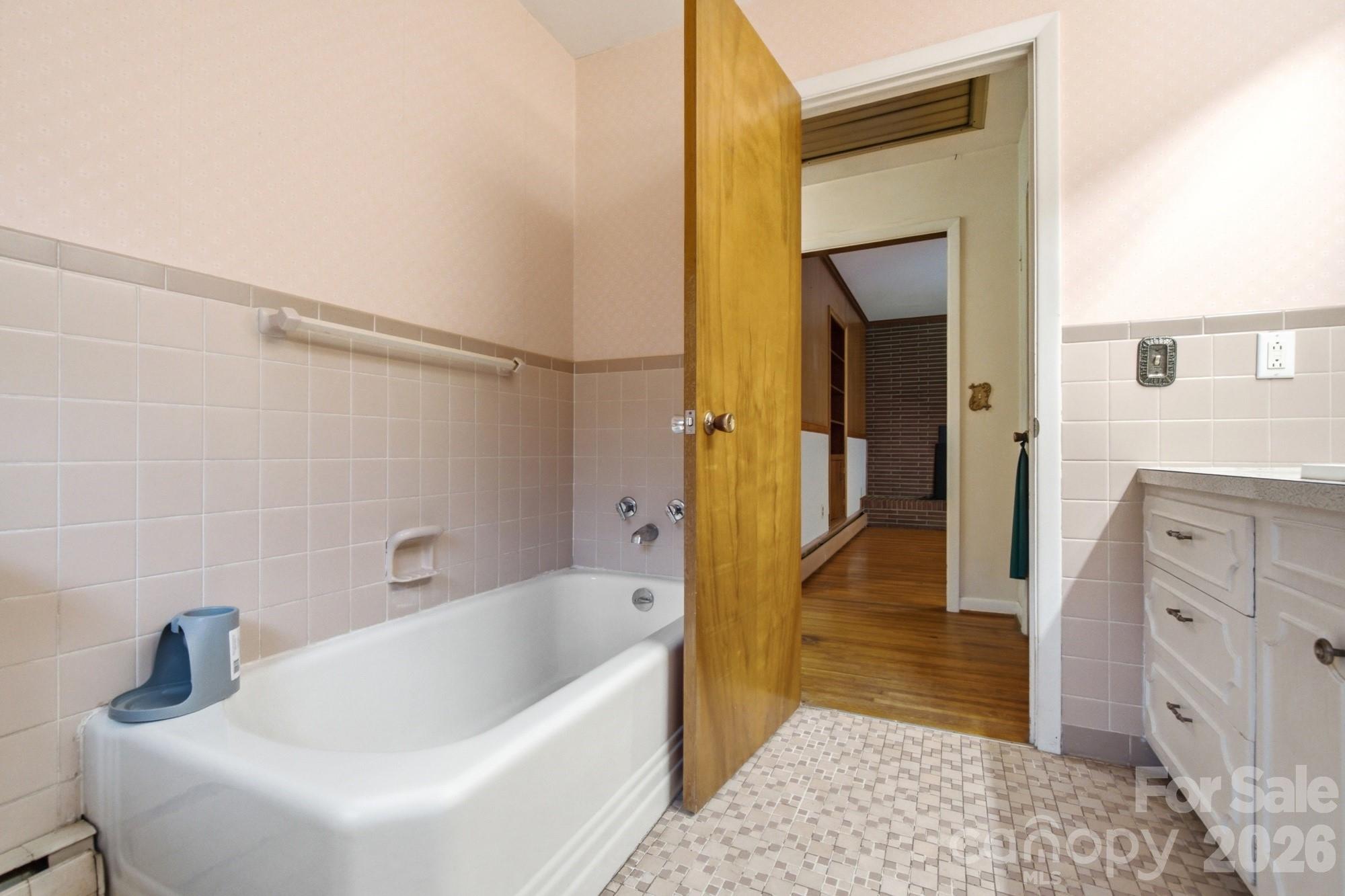 406 Town Street — Landis