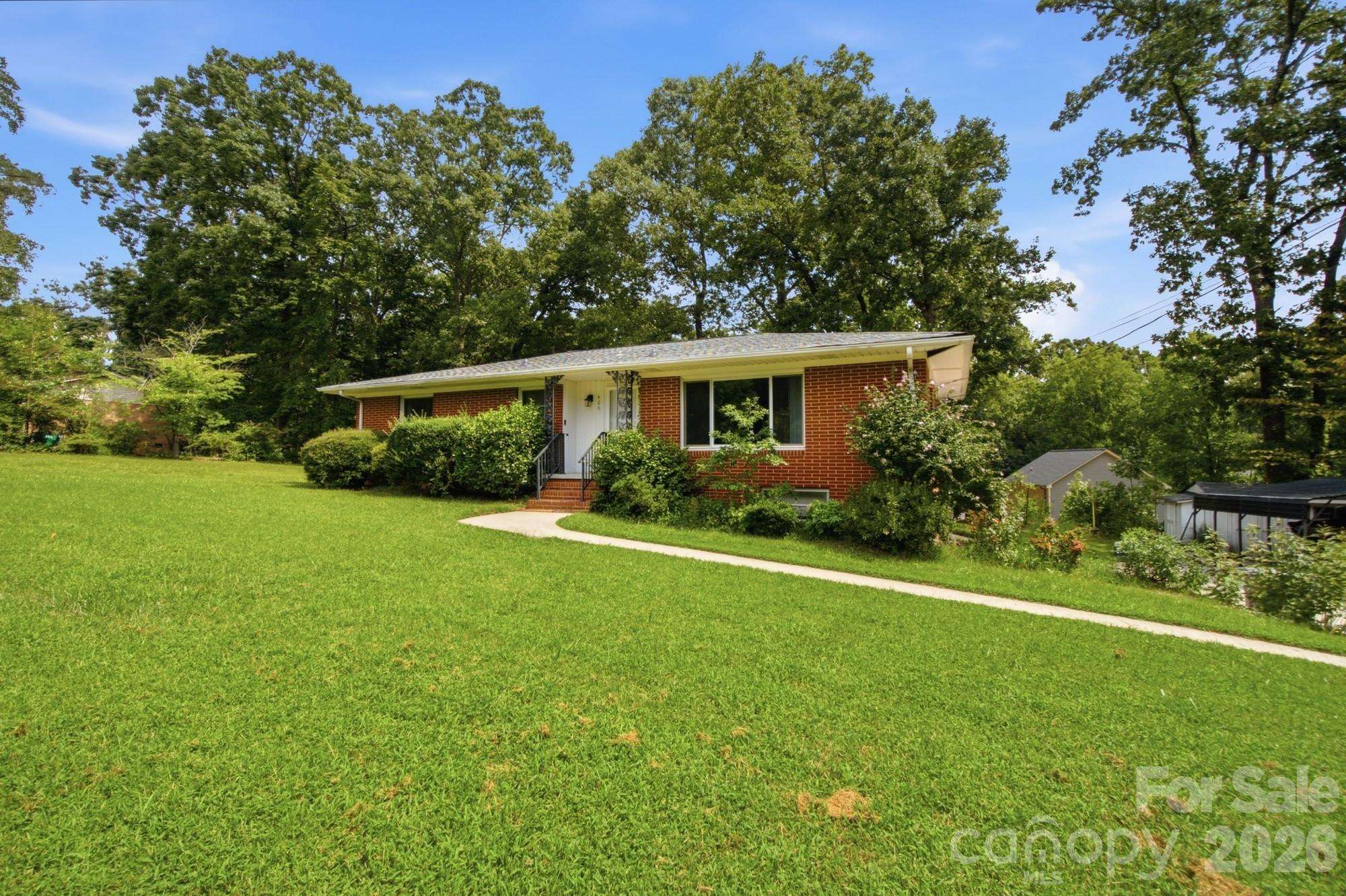 406 Town Street — Landis