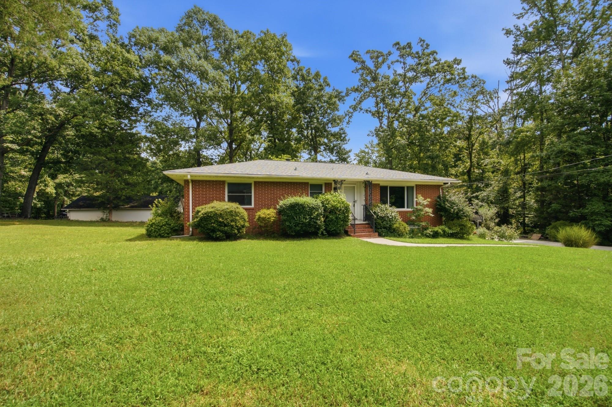 406 Town Street — Landis