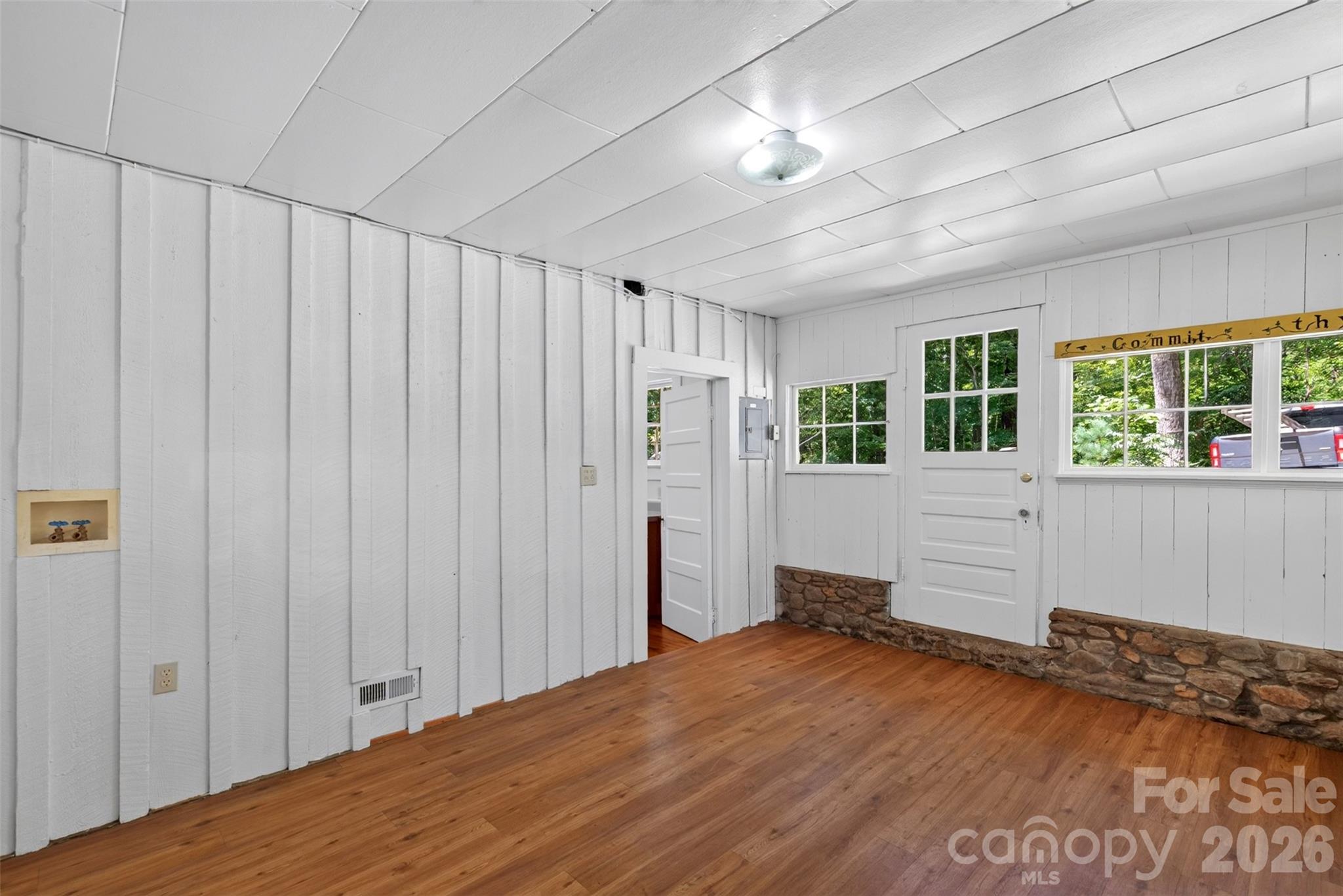 7 Bowers Road — Black Mountain