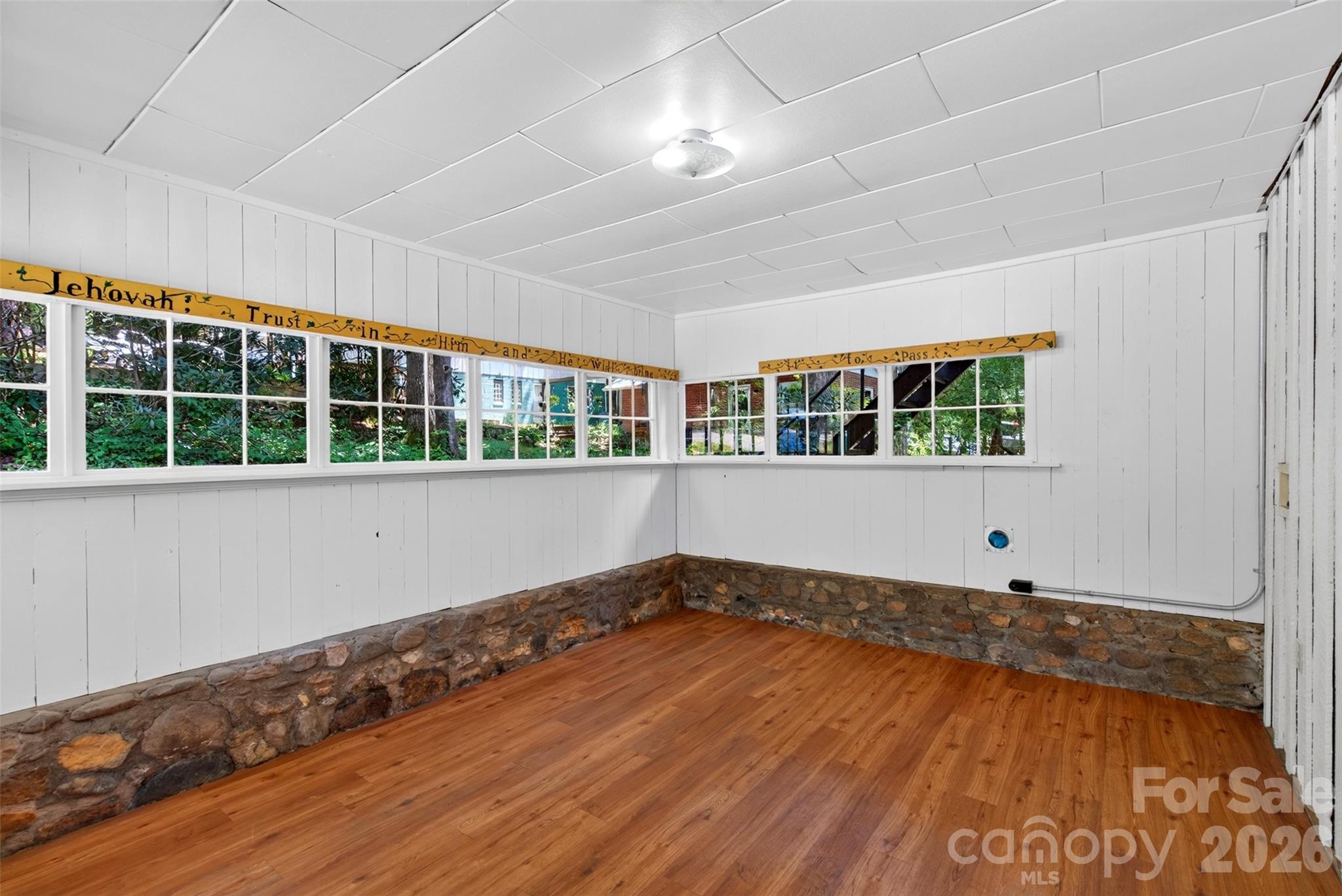 7 Bowers Road — Black Mountain