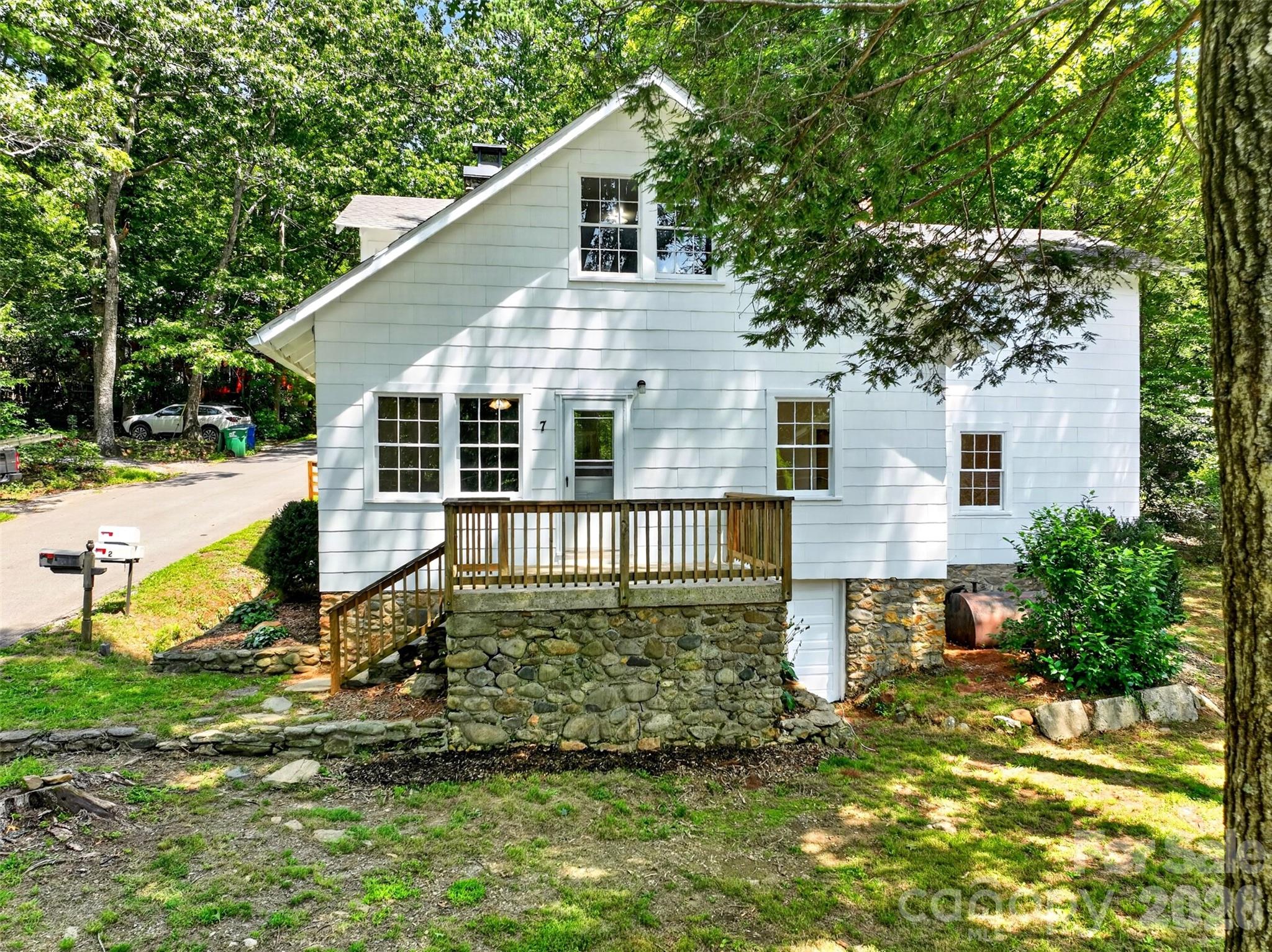 7 Bowers Road — Black Mountain