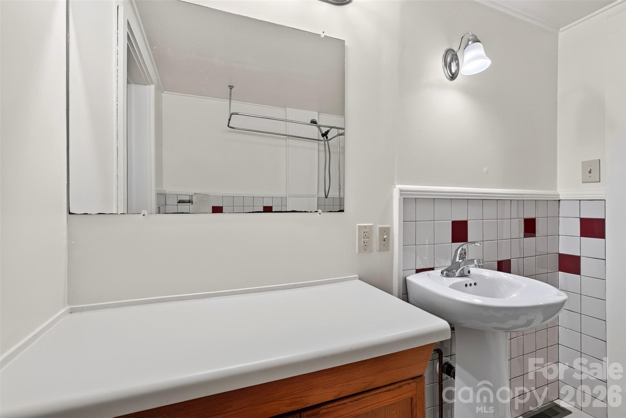 7 Bowers Road — Black Mountain