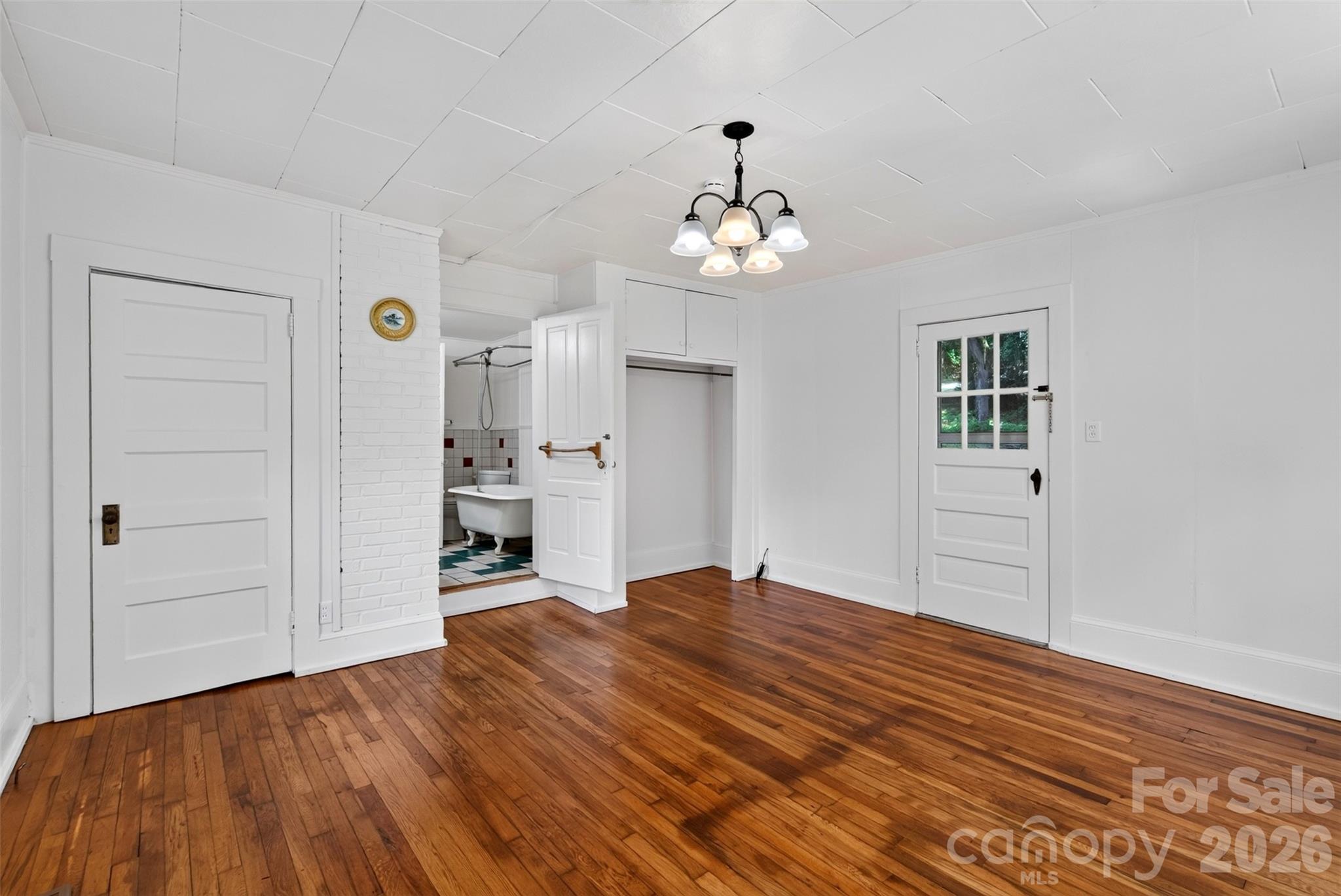 7 Bowers Road — Black Mountain