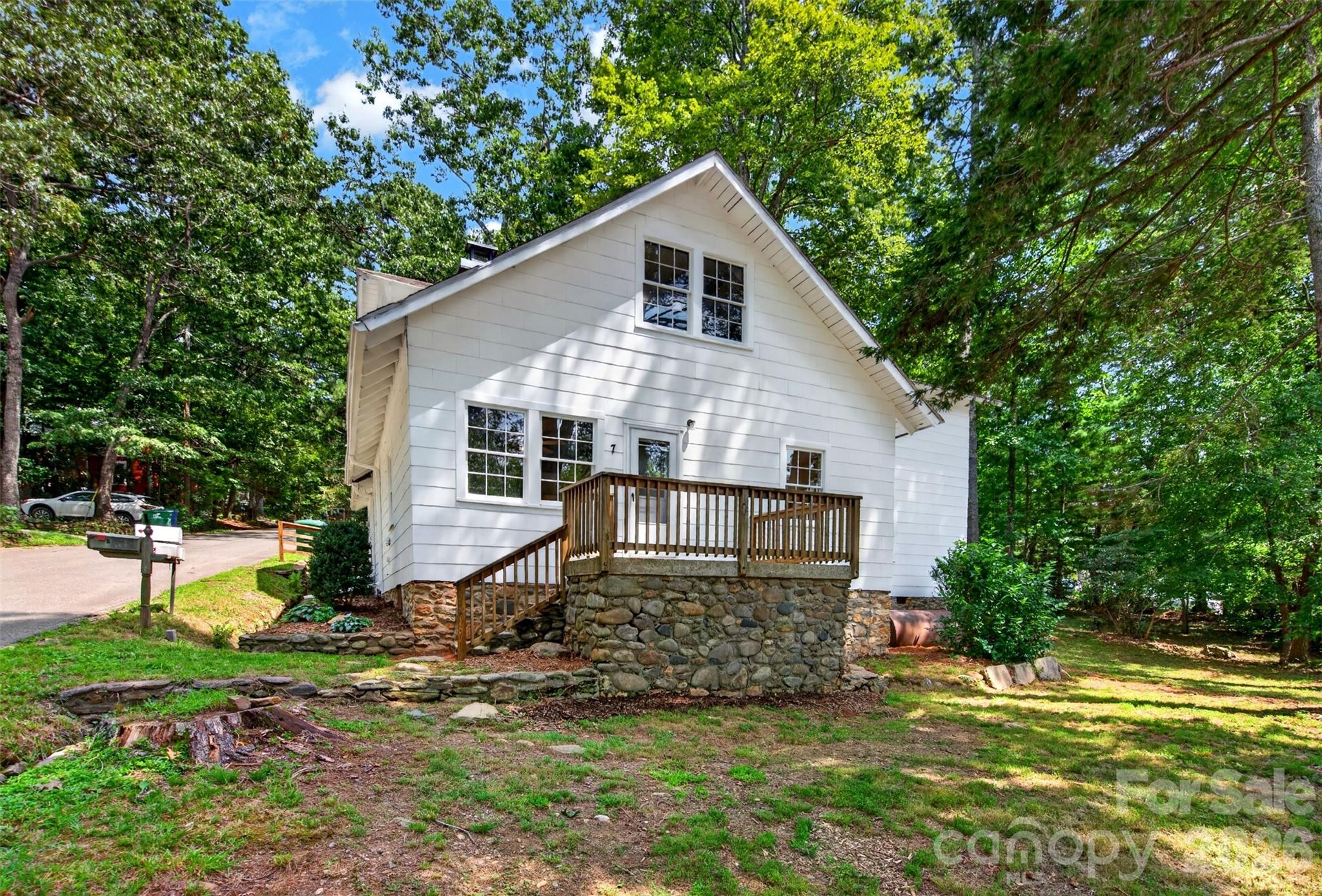 7 Bowers Road — Black Mountain