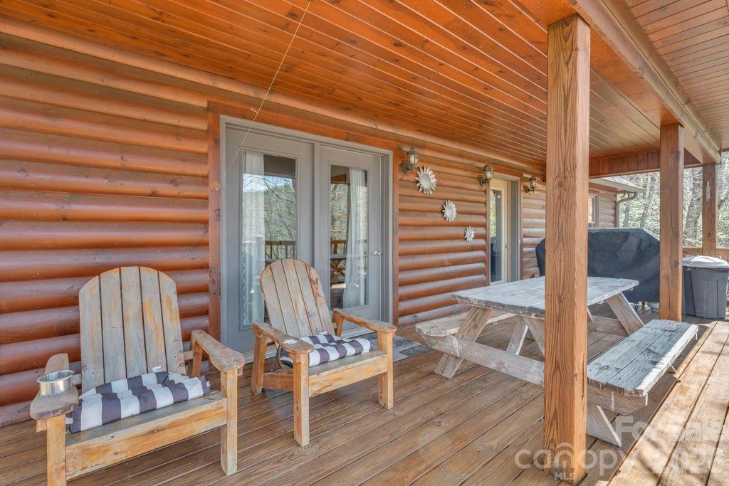 672 Cedar Trail — Fleetwood