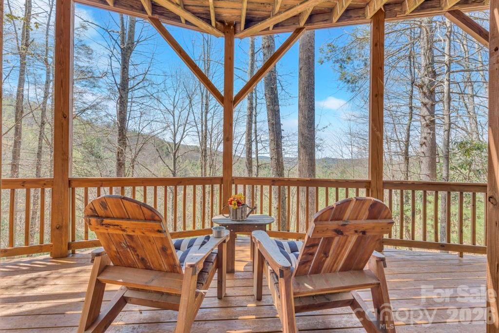 672 Cedar Trail — Fleetwood