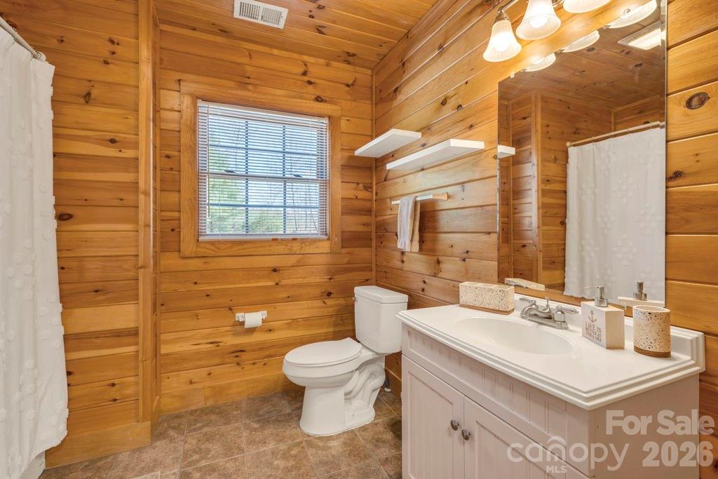 672 Cedar Trail — Fleetwood