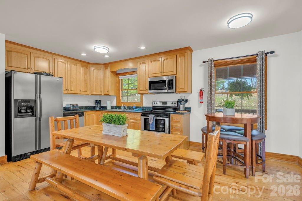 672 Cedar Trail — Fleetwood