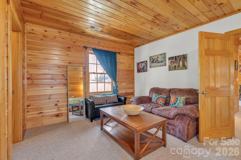 672 Cedar Trail — Fleetwood
