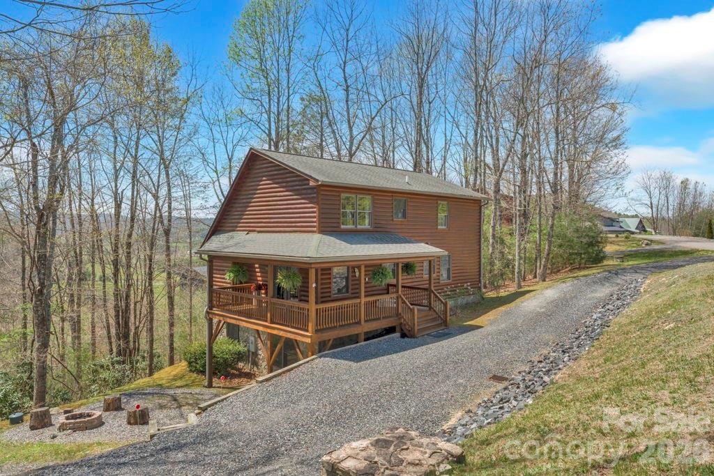 672 Cedar Trail — Fleetwood