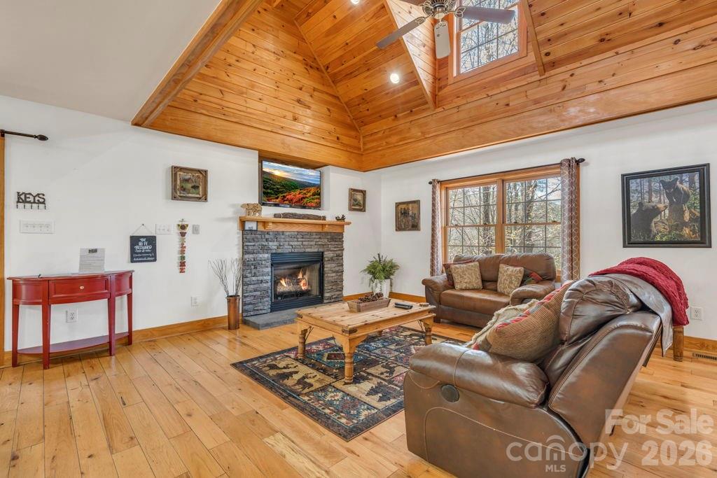 672 Cedar Trail — Fleetwood