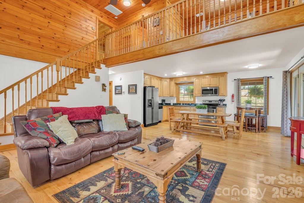 672 Cedar Trail — Fleetwood